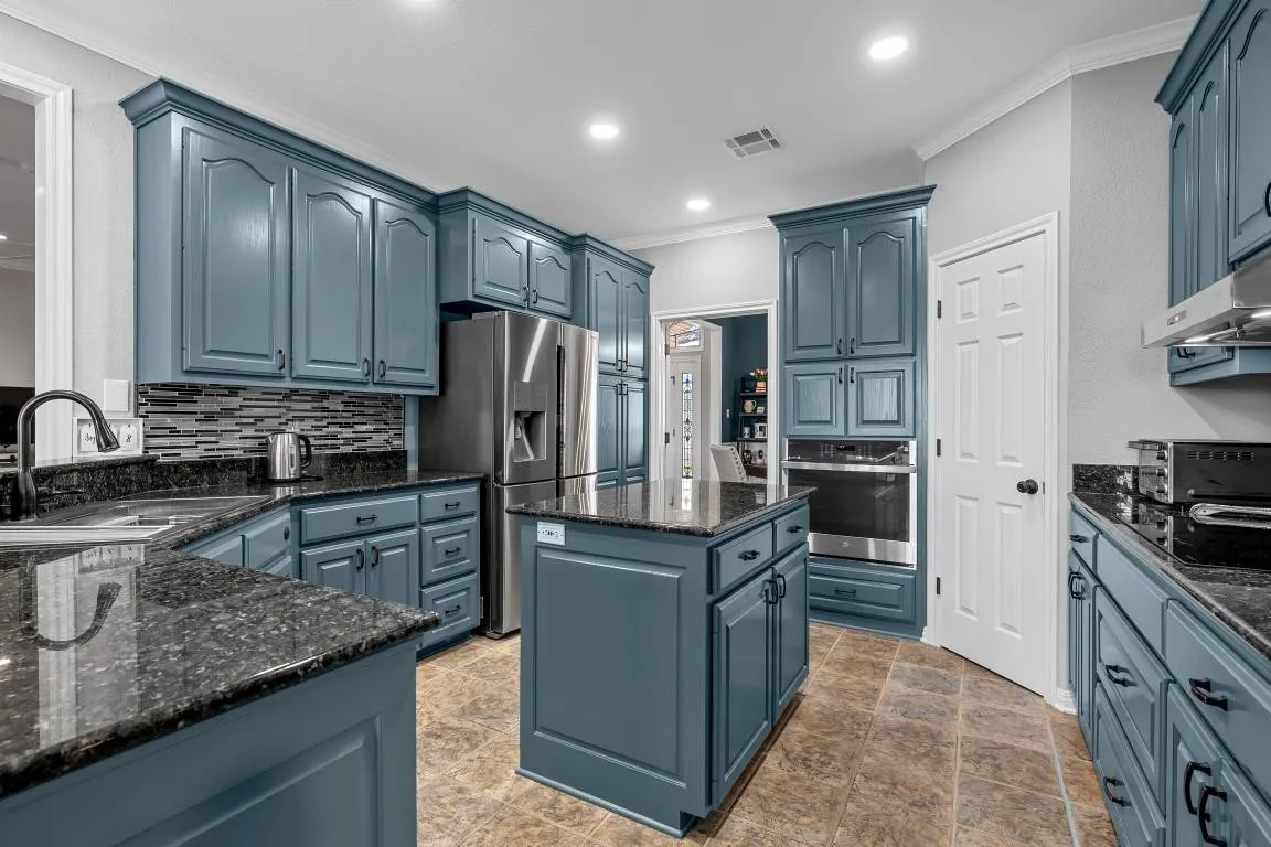 Single Family Residence For Sale in Mc Lennan County , 2324 Paddington Way, Waco, Texas 76655, 4 Bedroom, 3 Bathroom, 4 Garage spaces, 2,654 Sqft, built in 2000, mls#21372176, Real Estate Agent in Waco, Homes For Sale in Mc Lennan county, Homes For Sale in Waco, Realtor in Waco Texas, Real Estate Brokerage Independent Realty Texas, Luminita Cordes Realtor