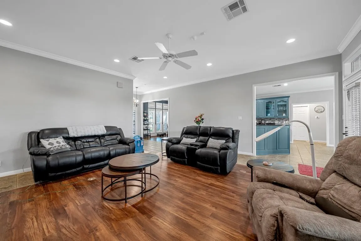 Single Family Residence For Sale in Mc Lennan County , 2324 Paddington Way, Waco, Texas 76655, 4 Bedroom, 3 Bathroom, 4 Garage spaces, 2,654 Sqft, built in 2000, mls#21372176, Real Estate Agent in Waco, Homes For Sale in Mc Lennan county, Homes For Sale in Waco, Realtor in Waco Texas, Real Estate Brokerage Independent Realty Texas, Luminita Cordes Realtor