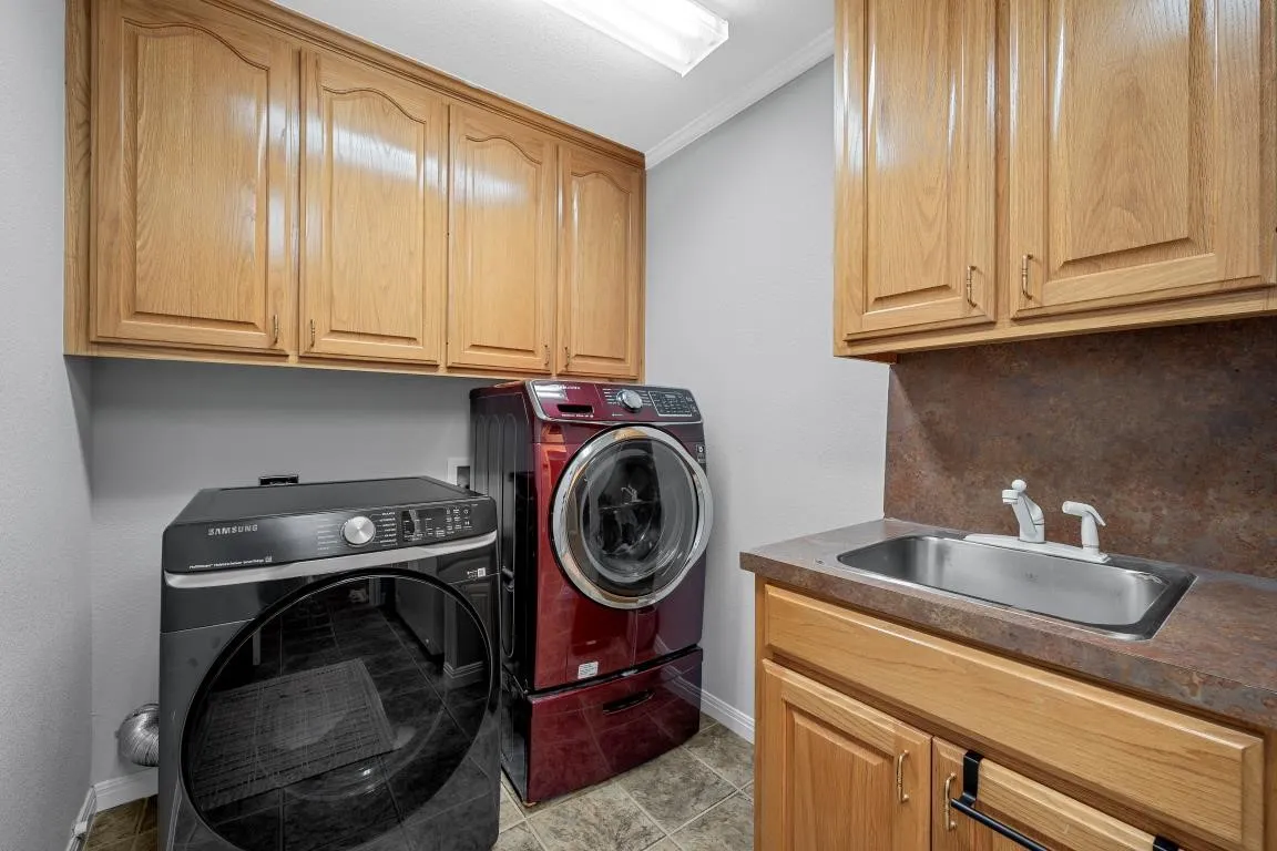 Single Family Residence For Sale in Mc Lennan County , 2324 Paddington Way, Waco, Texas 76655, 4 Bedroom, 3 Bathroom, 4 Garage spaces, 2,654 Sqft, built in 2000, mls#21372176, Real Estate Agent in Waco, Homes For Sale in Mc Lennan county, Homes For Sale in Waco, Realtor in Waco Texas, Real Estate Brokerage Independent Realty Texas, Luminita Cordes Realtor