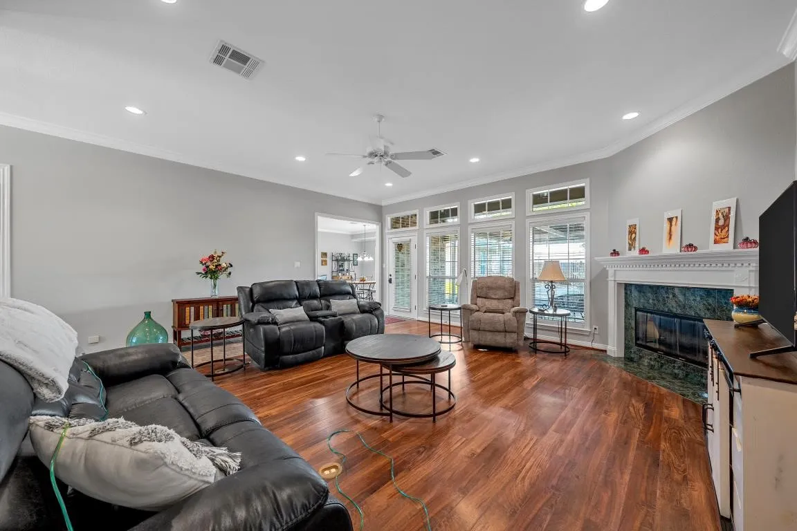 Single Family Residence For Sale in Mc Lennan County , 2324 Paddington Way, Waco, Texas 76655, 4 Bedroom, 3 Bathroom, 4 Garage spaces, 2,654 Sqft, built in 2000, mls#21372176, Real Estate Agent in Waco, Homes For Sale in Mc Lennan county, Homes For Sale in Waco, Realtor in Waco Texas, Real Estate Brokerage Independent Realty Texas, Luminita Cordes Realtor