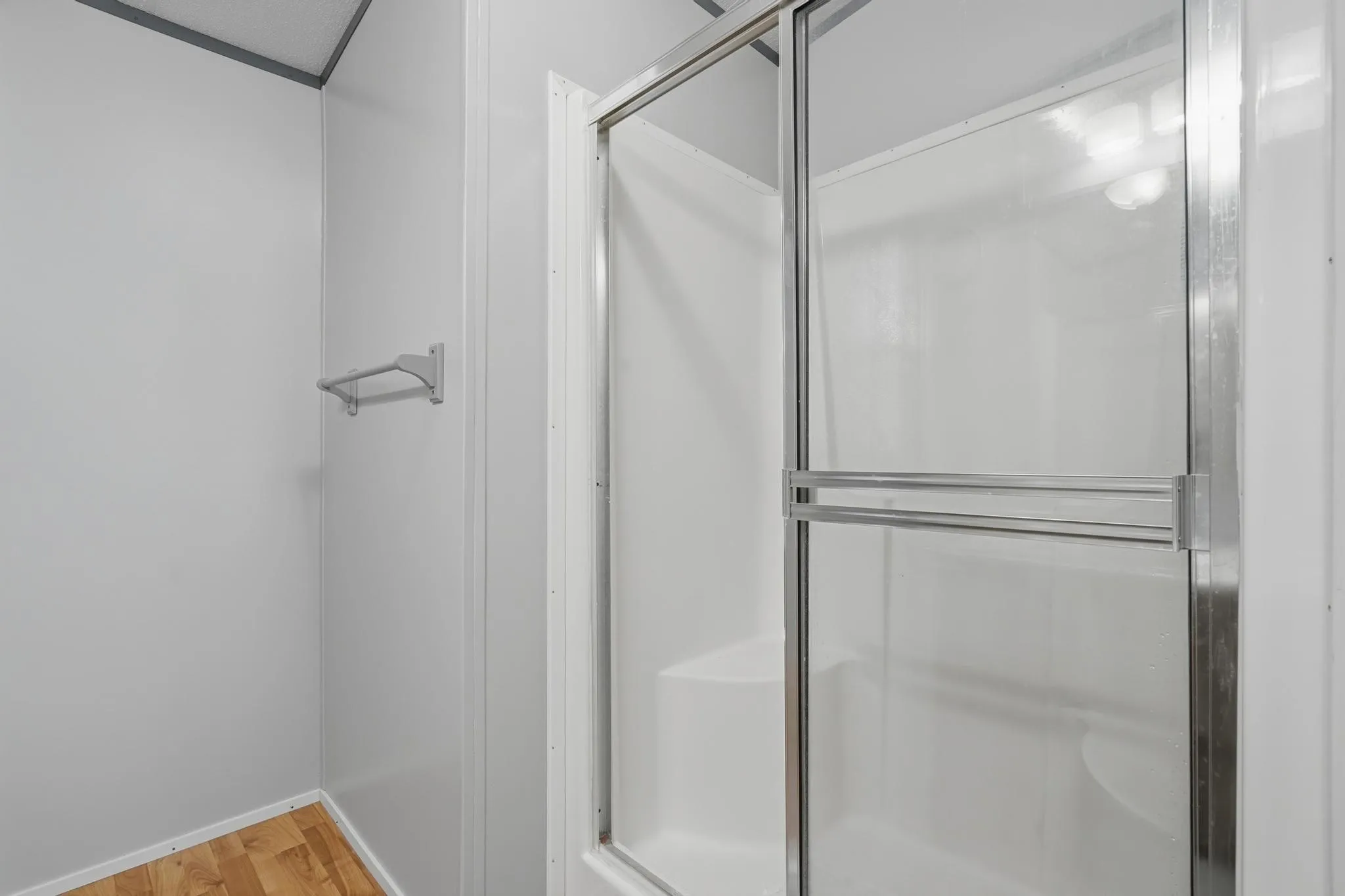 En suite for main bedroom.