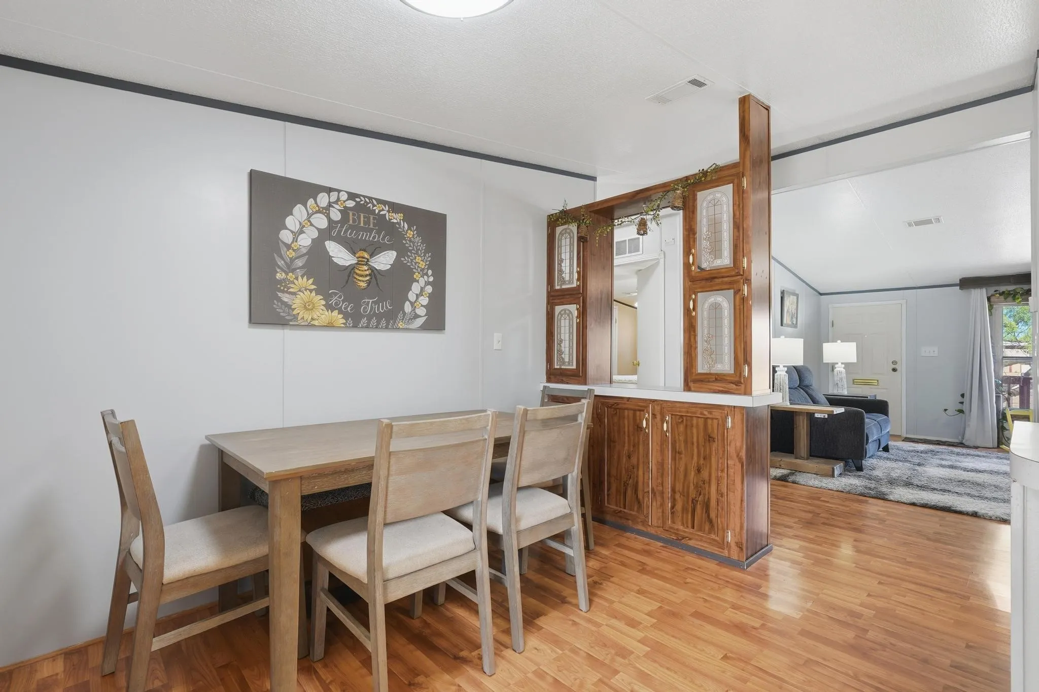 Dining room.