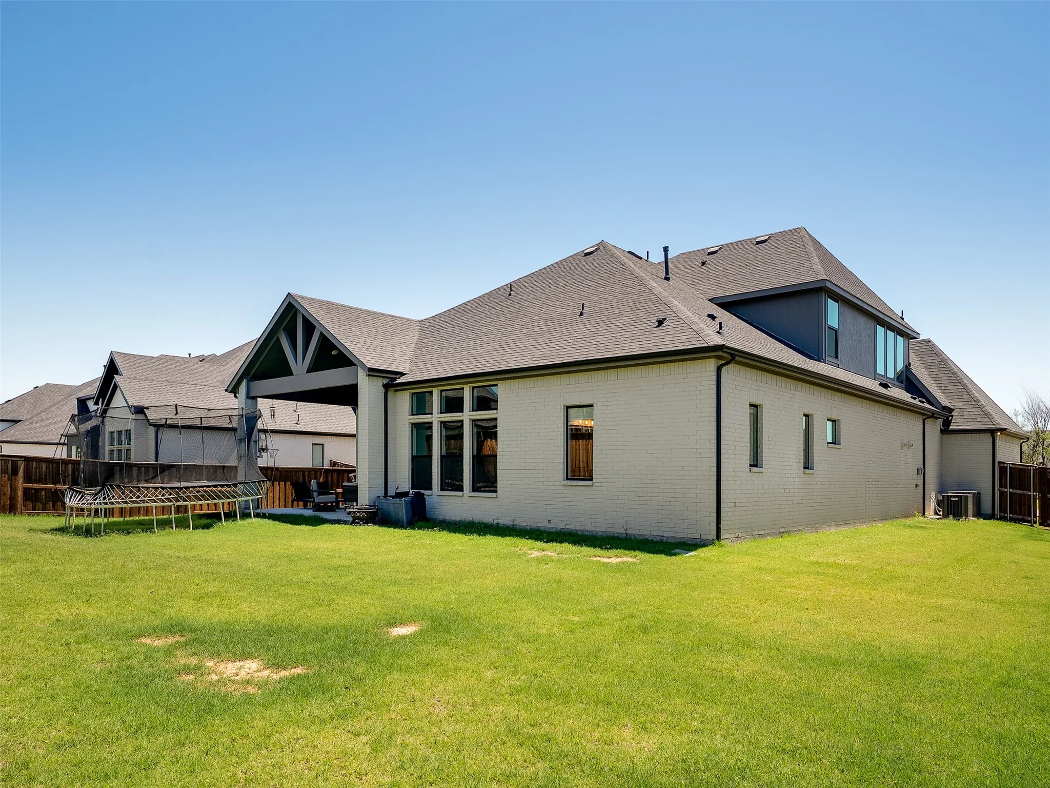 Single Family Residence For Sale in Denton County , 4250 Mill Branch Drive, Prosper, Texas 75078, 5 Bedroom, 6 Bathroom, 3 Garage spaces, 3,895 Sqft, built in 2021, mls#21372758, Real Estate Agent in Prosper, Homes For Sale in Denton county, Homes For Sale in Prosper, Realtor in Prosper Texas, Real Estate Brokerage Independent Realty Texas, Luminita Cordes Realtor