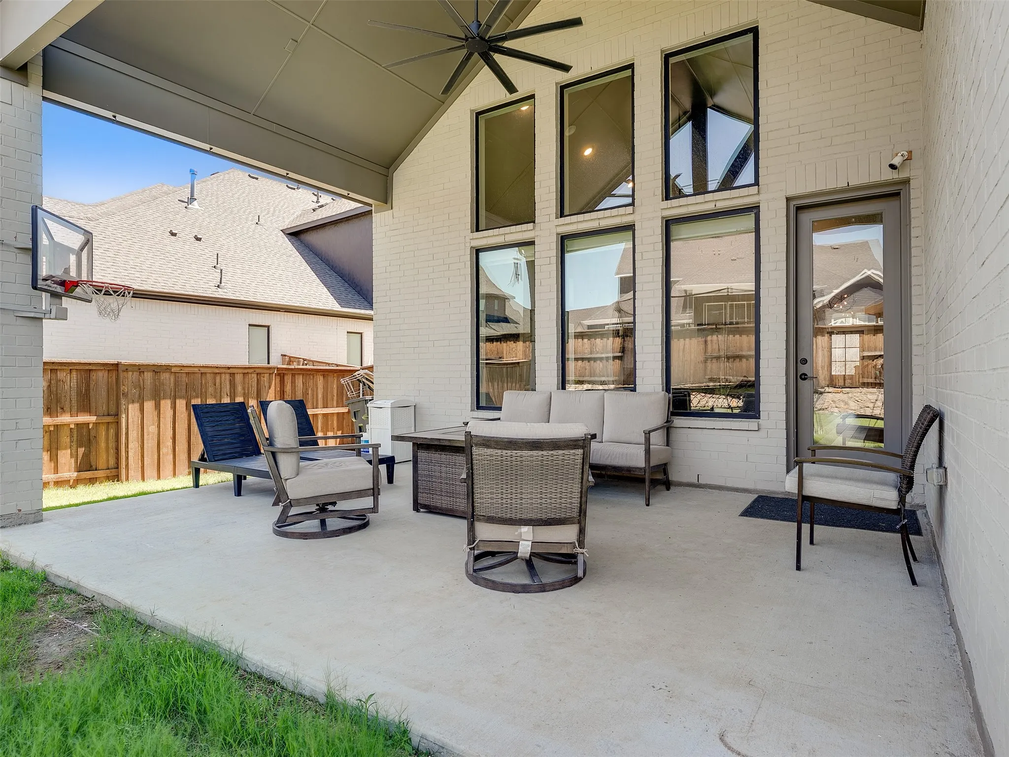 Single Family Residence For Sale in Denton County , 4250 Mill Branch Drive, Prosper, Texas 75078, 5 Bedroom, 6 Bathroom, 3 Garage spaces, 3,895 Sqft, built in 2021, mls#21372758, Real Estate Agent in Prosper, Homes For Sale in Denton county, Homes For Sale in Prosper, Realtor in Prosper Texas, Real Estate Brokerage Independent Realty Texas, Luminita Cordes Realtor