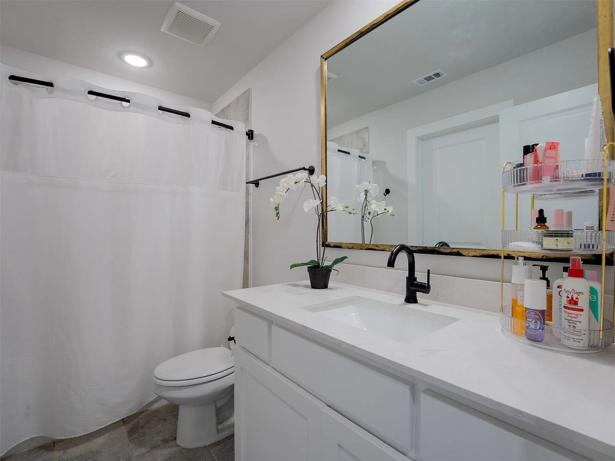 Single Family Residence For Sale in Denton County , 4250 Mill Branch Drive, Prosper, Texas 75078, 5 Bedroom, 6 Bathroom, 3 Garage spaces, 3,895 Sqft, built in 2021, mls#21372758, Real Estate Agent in Prosper, Homes For Sale in Denton county, Homes For Sale in Prosper, Realtor in Prosper Texas, Real Estate Brokerage Independent Realty Texas, Luminita Cordes Realtor