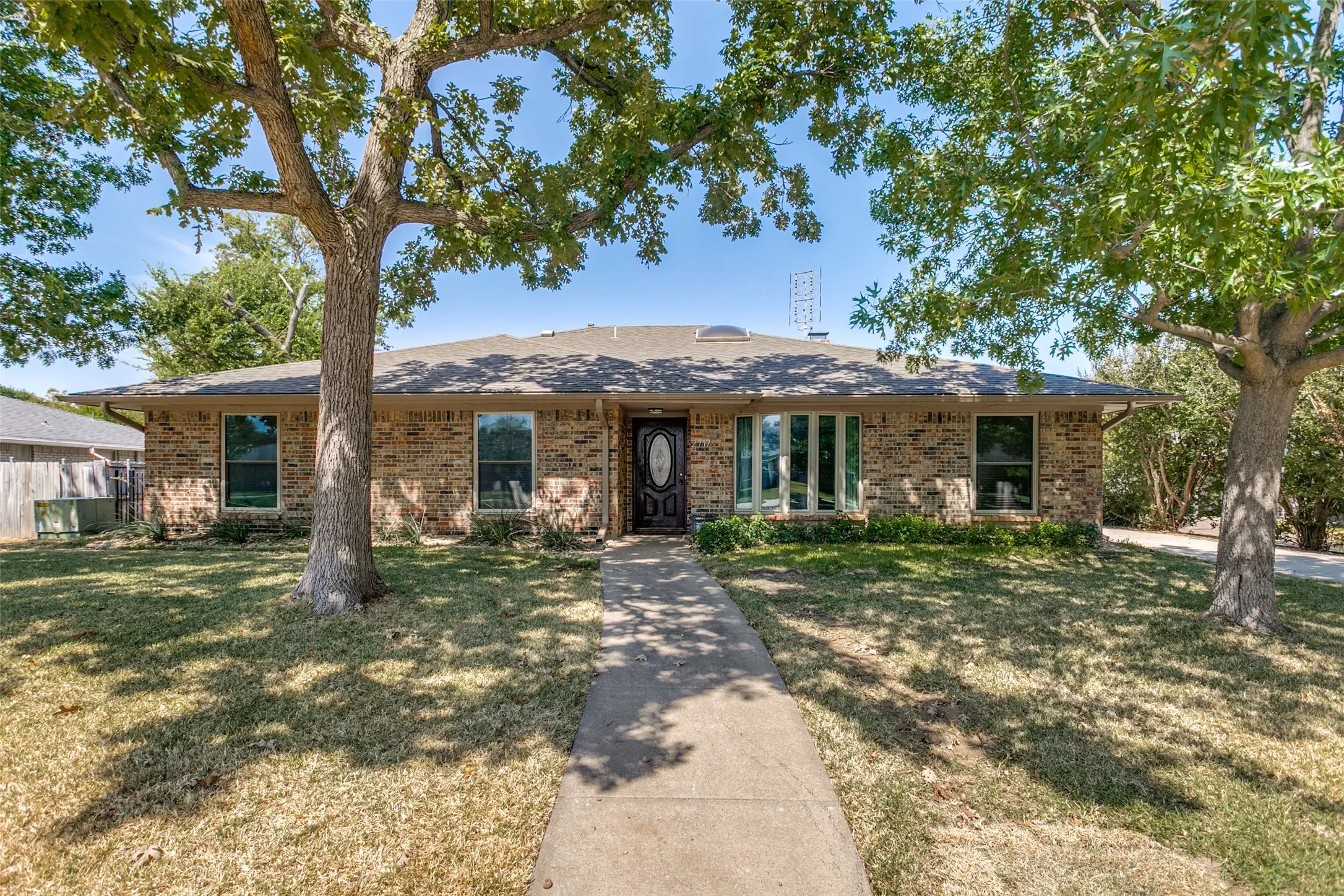 Single Family Residence For Sale in Collin County , 2717 Pinehurst Drive, Plano, Texas 75075, 4 Bedroom, 3 Bathroom, 2 Garage spaces, 2,788 Sqft, built in 1973, mls#21372769, Real Estate Agent in Plano, Homes For Sale in Collin county, Homes For Sale in Plano, Realtor in Plano Texas, Real Estate Brokerage Independent Realty Texas, Luminita Cordes Realtor