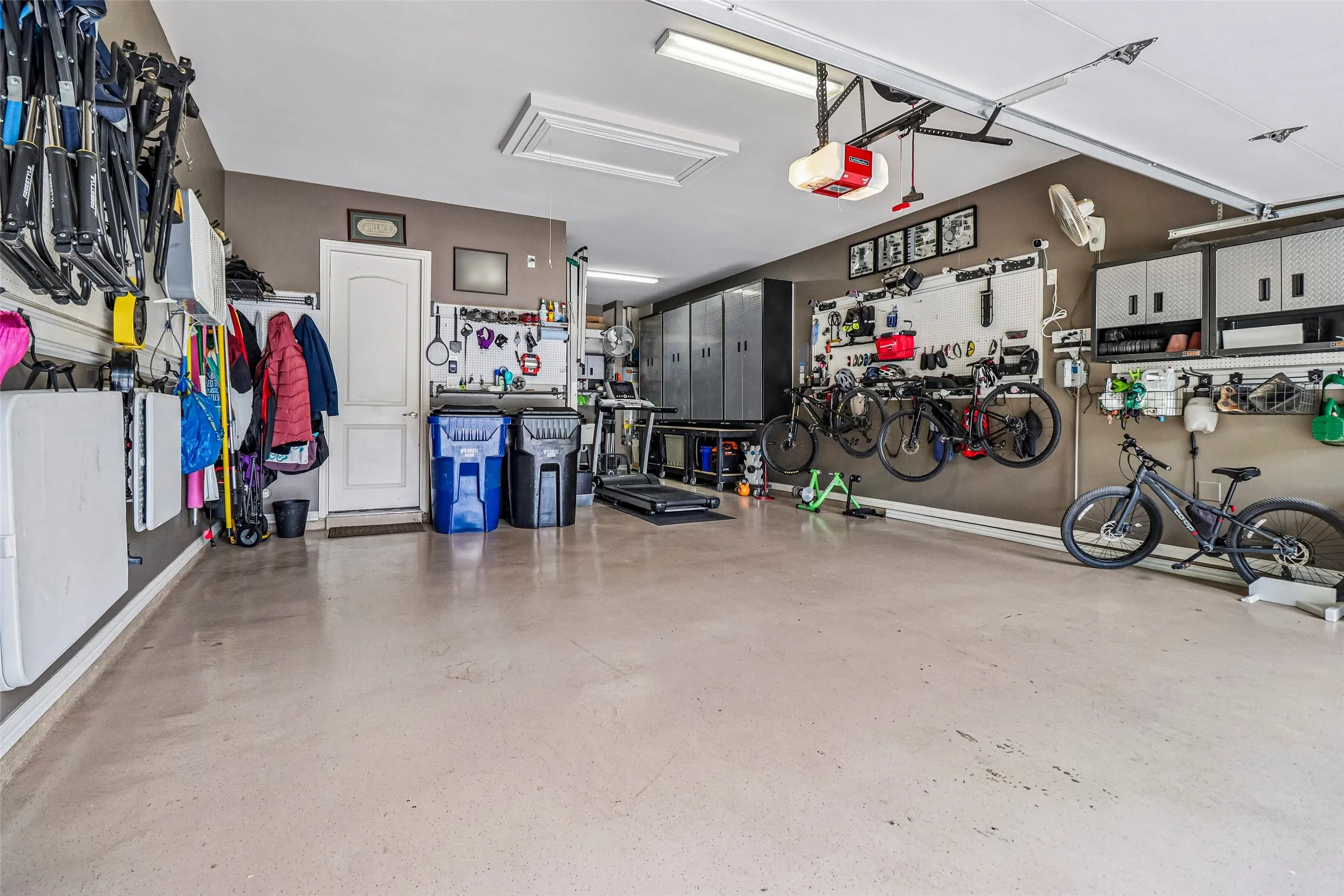 Single Family Residence For Sale in Collin County , 13672 Crianza Road, Frisco, Texas 75035, 4 Bedroom, 4 Bathroom, 3 Garage spaces, 3,363 Sqft, built in 2012, mls#21371578, Real Estate Agent in Frisco, Homes For Sale in Collin county, Homes For Sale in Frisco, Realtor in Frisco Texas, Real Estate Brokerage Independent Realty Texas, Luminita Cordes Realtor