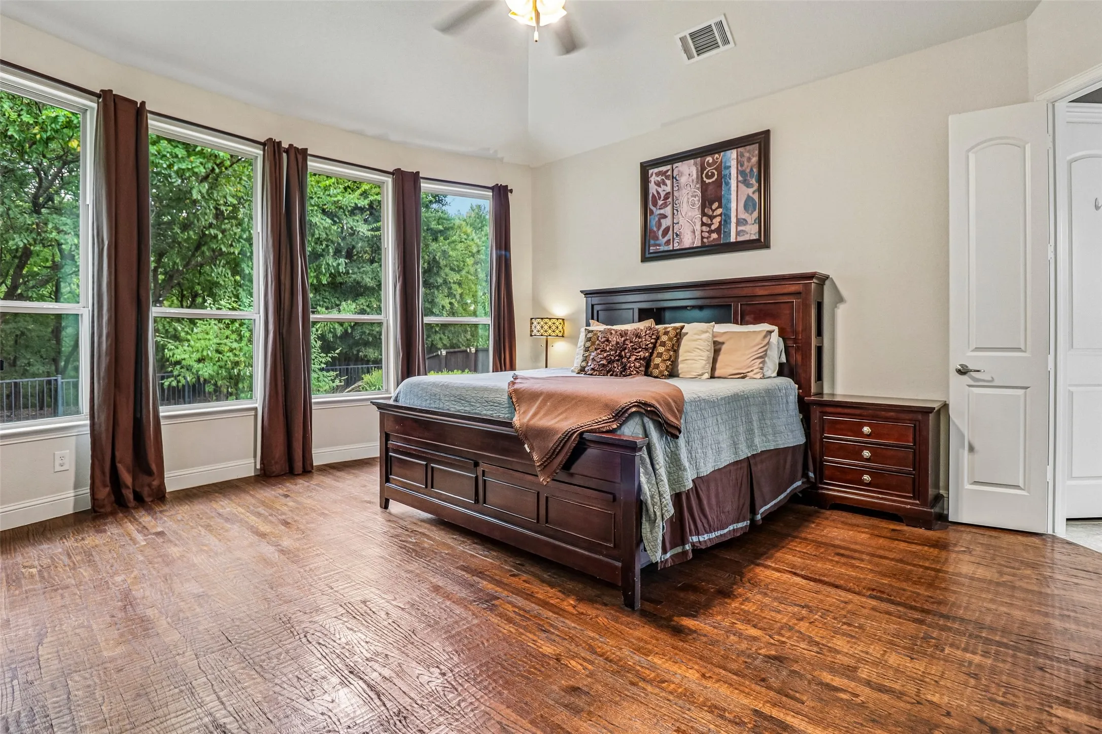 Single Family Residence For Sale in Collin County , 13672 Crianza Road, Frisco, Texas 75035, 4 Bedroom, 4 Bathroom, 3 Garage spaces, 3,363 Sqft, built in 2012, mls#21371578, Real Estate Agent in Frisco, Homes For Sale in Collin county, Homes For Sale in Frisco, Realtor in Frisco Texas, Real Estate Brokerage Independent Realty Texas, Luminita Cordes Realtor