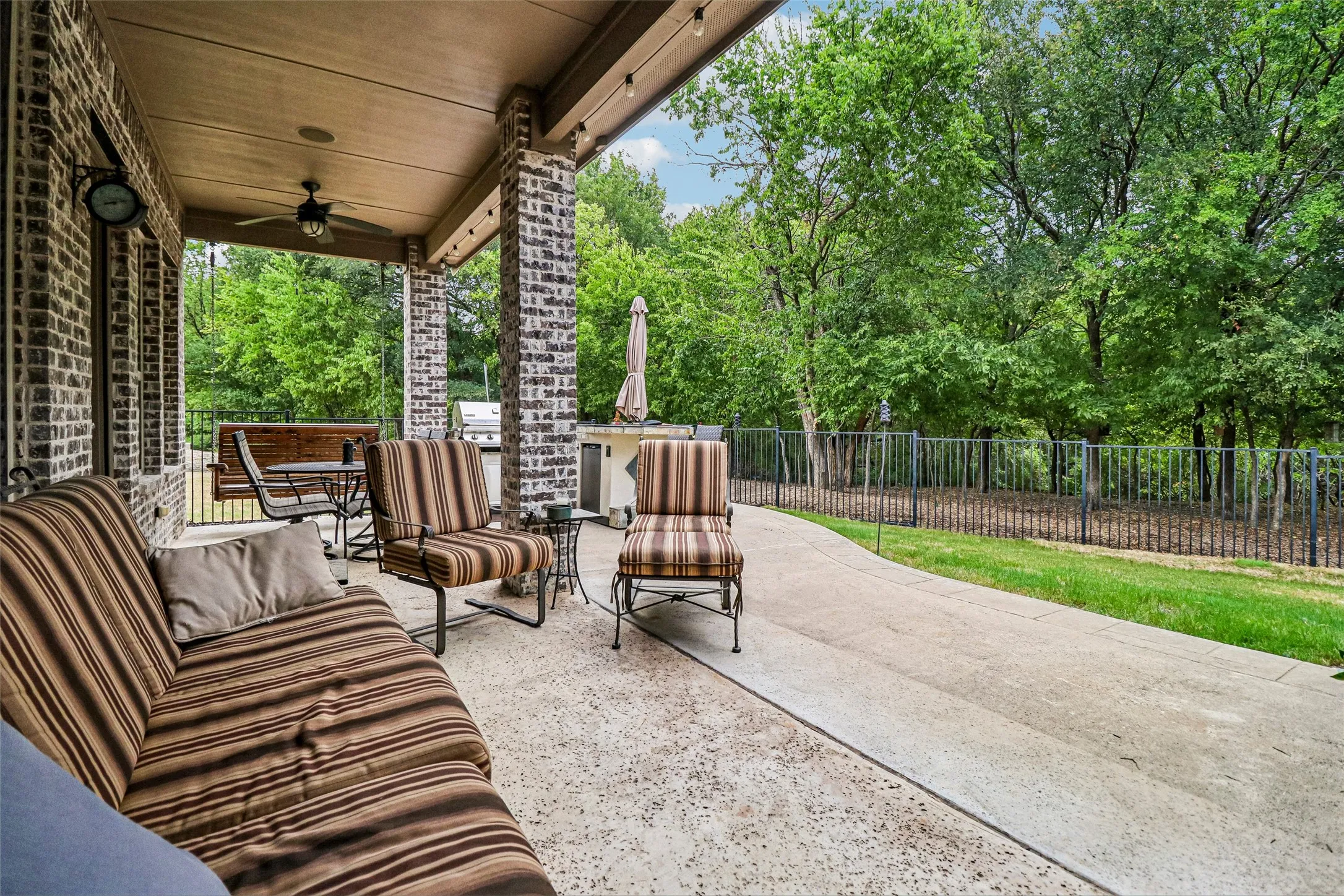 Single Family Residence For Sale in Collin County , 13672 Crianza Road, Frisco, Texas 75035, 4 Bedroom, 4 Bathroom, 3 Garage spaces, 3,363 Sqft, built in 2012, mls#21371578, Real Estate Agent in Frisco, Homes For Sale in Collin county, Homes For Sale in Frisco, Realtor in Frisco Texas, Real Estate Brokerage Independent Realty Texas, Luminita Cordes Realtor