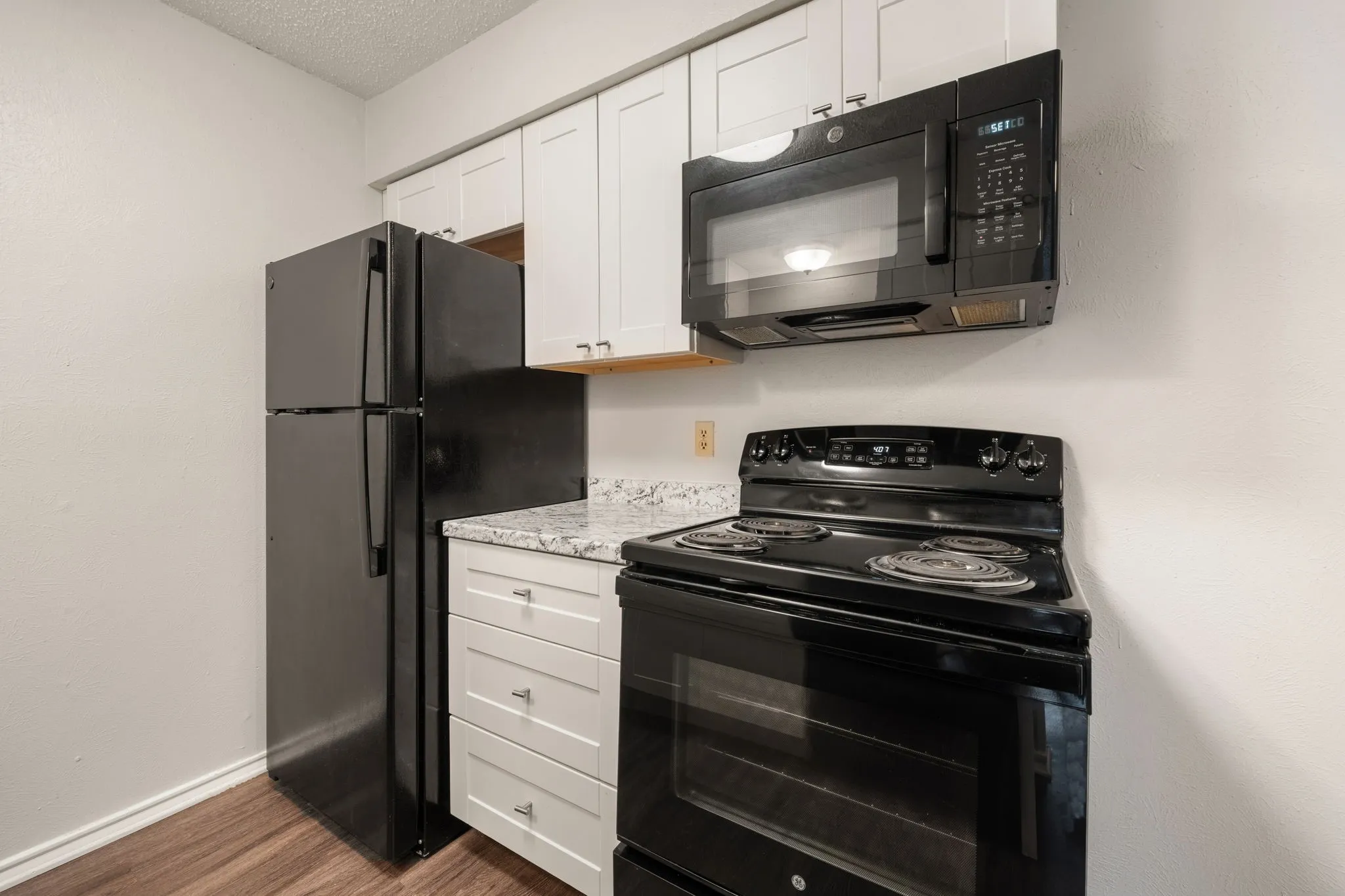 Single Family Residence For Rent in Denton County , 1108 N Elm Street 10, Denton, Texas 76201, 2 Bedroom, 2 Bathroom, Garage spaces, 900 Sqft, built in 1968, mls#21364457, Real Estate Agent in Denton, Homes For Rent in Denton county, Homes For Rent in Denton, Realtor in Denton Texas, Real Estate Brokerage Independent Realty Texas, Luminita Cordes Realtor