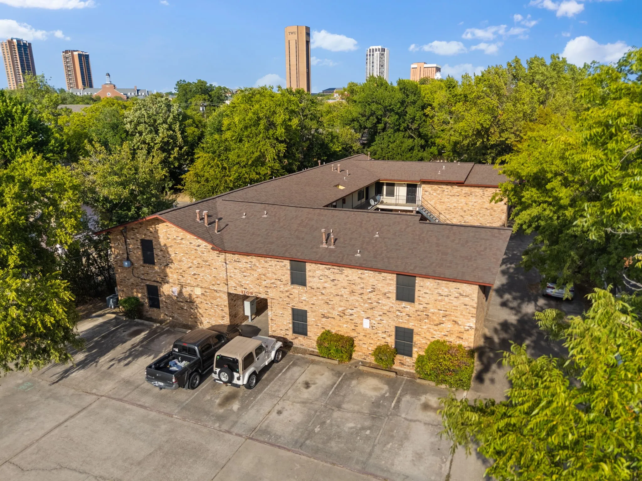 Single Family Residence For Rent in Denton County , 1108 N Elm Street 10, Denton, Texas 76201, 2 Bedroom, 2 Bathroom, Garage spaces, 900 Sqft, built in 1968, mls#21364457, Real Estate Agent in Denton, Homes For Rent in Denton county, Homes For Rent in Denton, Realtor in Denton Texas, Real Estate Brokerage Independent Realty Texas, Luminita Cordes Realtor