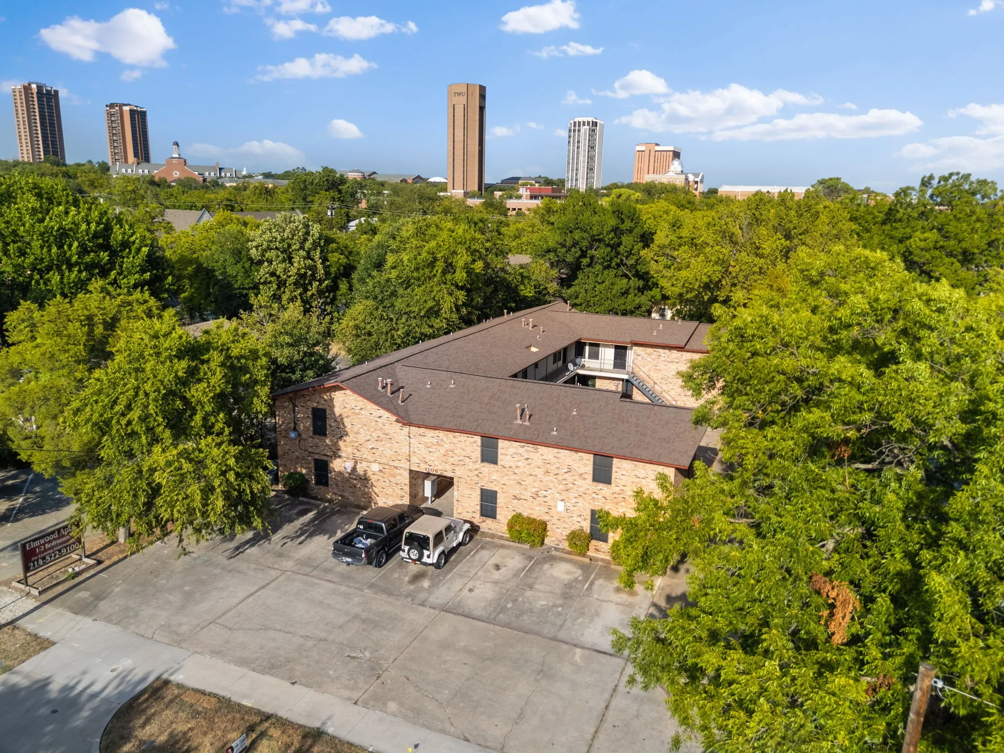 Single Family Residence For Rent in Denton County , 1108 N Elm Street 10, Denton, Texas 76201, 2 Bedroom, 2 Bathroom, Garage spaces, 900 Sqft, built in 1968, mls#21364457, Real Estate Agent in Denton, Homes For Rent in Denton county, Homes For Rent in Denton, Realtor in Denton Texas, Real Estate Brokerage Independent Realty Texas, Luminita Cordes Realtor