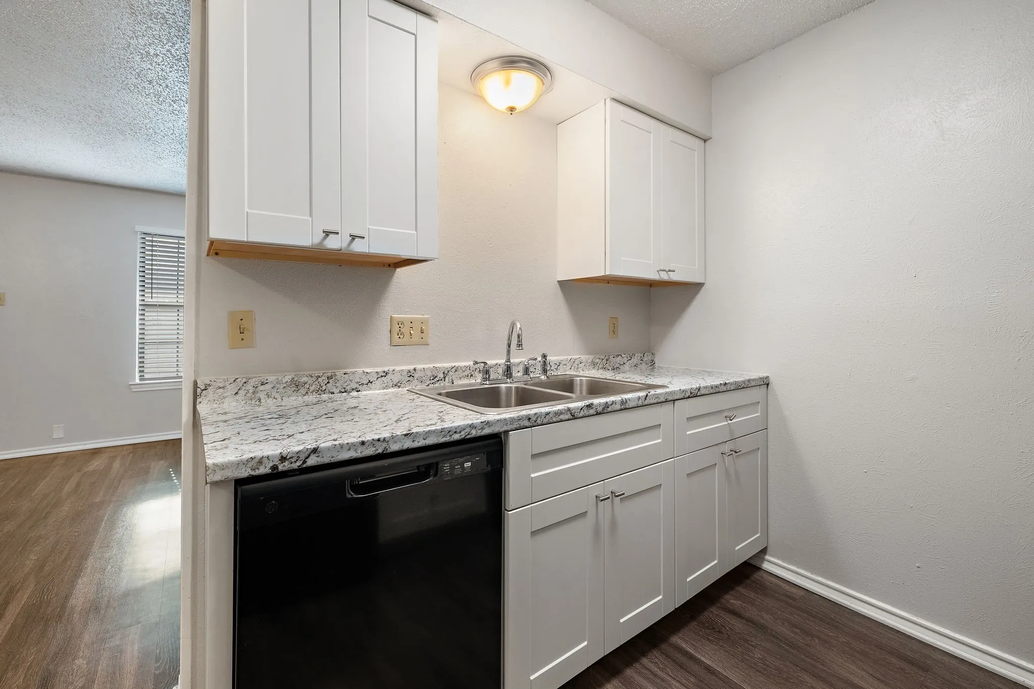 Single Family Residence For Rent in Denton County , 1108 N Elm Street 10, Denton, Texas 76201, 2 Bedroom, 2 Bathroom, Garage spaces, 900 Sqft, built in 1968, mls#21364457, Real Estate Agent in Denton, Homes For Rent in Denton county, Homes For Rent in Denton, Realtor in Denton Texas, Real Estate Brokerage Independent Realty Texas, Luminita Cordes Realtor