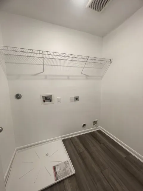 Single Family Residence For Sale in Ellis County , 804 Clark Drive, Ferris, Texas 75125, 3 Bedroom, 3 Bathroom, 2 Garage spaces, 1,703 Sqft, built in 2022, mls#21372767, Real Estate Agent in Ferris, Homes For Sale in Ellis county, Homes For Sale in Ferris, Realtor in Ferris Texas, Real Estate Brokerage Independent Realty Texas, Luminita Cordes Realtor