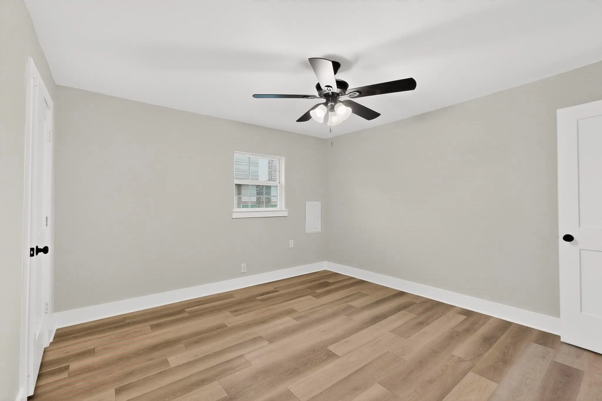Single Family Residence For Rent in Tarrant County , 5313 Libbey Avenue, Fort Worth, Texas 76107, 3 Bedroom, 2 Bathroom, Garage spaces, 1,376 Sqft, built in 1963, mls#21372778, Real Estate Agent in Fort Worth, Homes For Rent in Tarrant county, Homes For Rent in Fort Worth, Realtor in Fort Worth Texas, Real Estate Brokerage Independent Realty Texas, Luminita Cordes Realtor