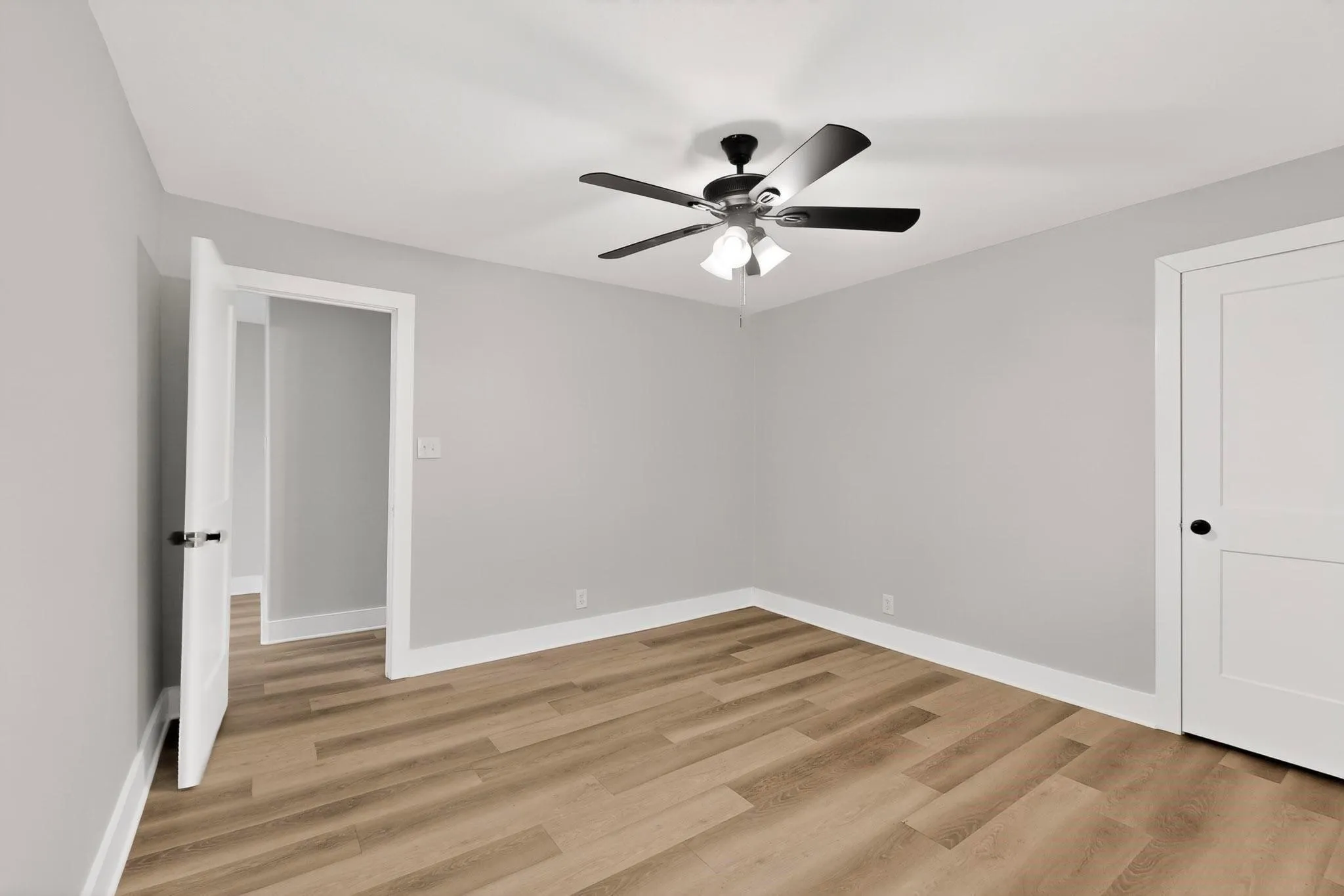 Single Family Residence For Rent in Tarrant County , 5313 Libbey Avenue, Fort Worth, Texas 76107, 3 Bedroom, 2 Bathroom, Garage spaces, 1,376 Sqft, built in 1963, mls#21372778, Real Estate Agent in Fort Worth, Homes For Rent in Tarrant county, Homes For Rent in Fort Worth, Realtor in Fort Worth Texas, Real Estate Brokerage Independent Realty Texas, Luminita Cordes Realtor