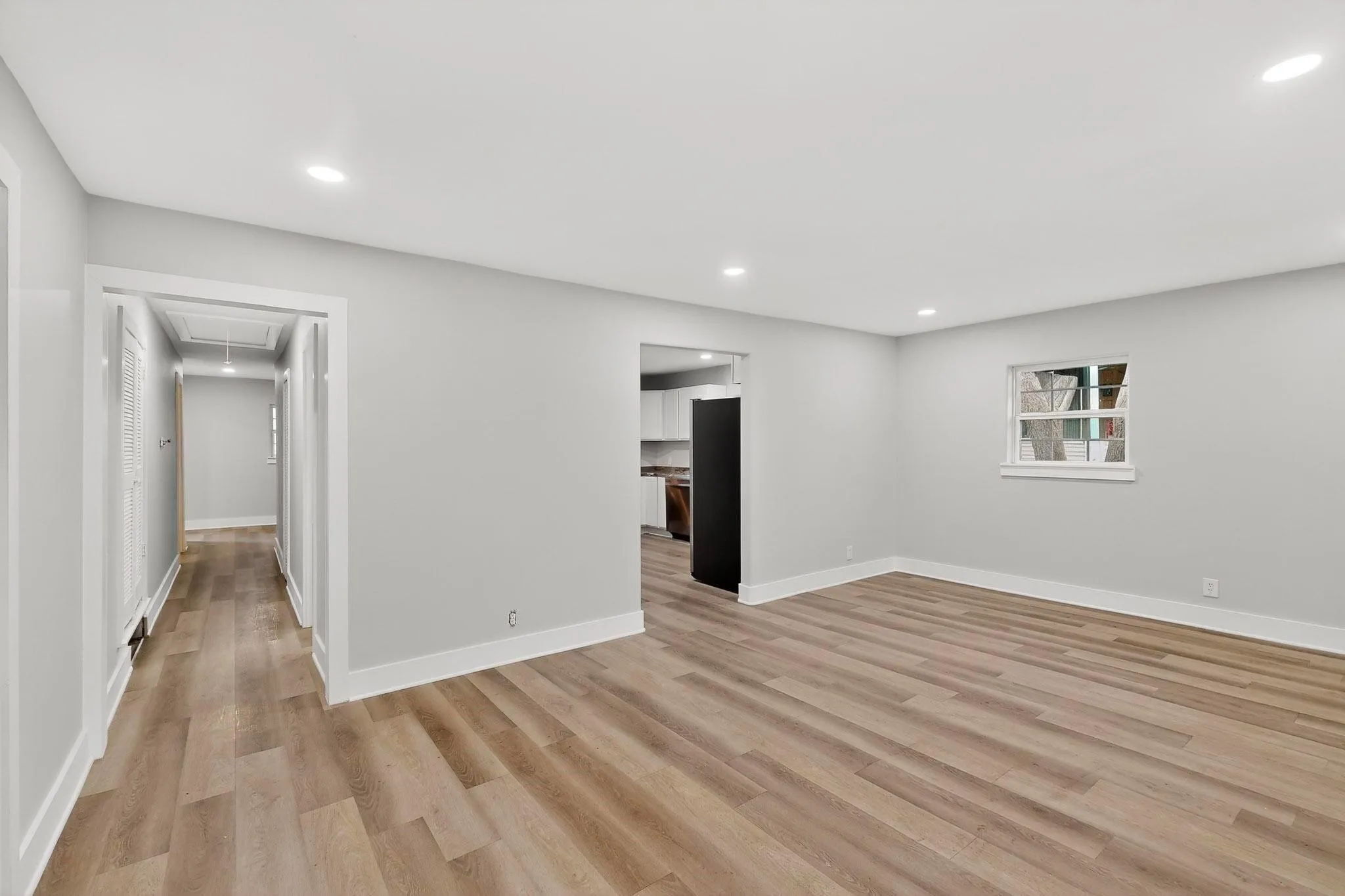 Single Family Residence For Rent in Tarrant County , 5313 Libbey Avenue, Fort Worth, Texas 76107, 3 Bedroom, 2 Bathroom, Garage spaces, 1,376 Sqft, built in 1963, mls#21372778, Real Estate Agent in Fort Worth, Homes For Rent in Tarrant county, Homes For Rent in Fort Worth, Realtor in Fort Worth Texas, Real Estate Brokerage Independent Realty Texas, Luminita Cordes Realtor