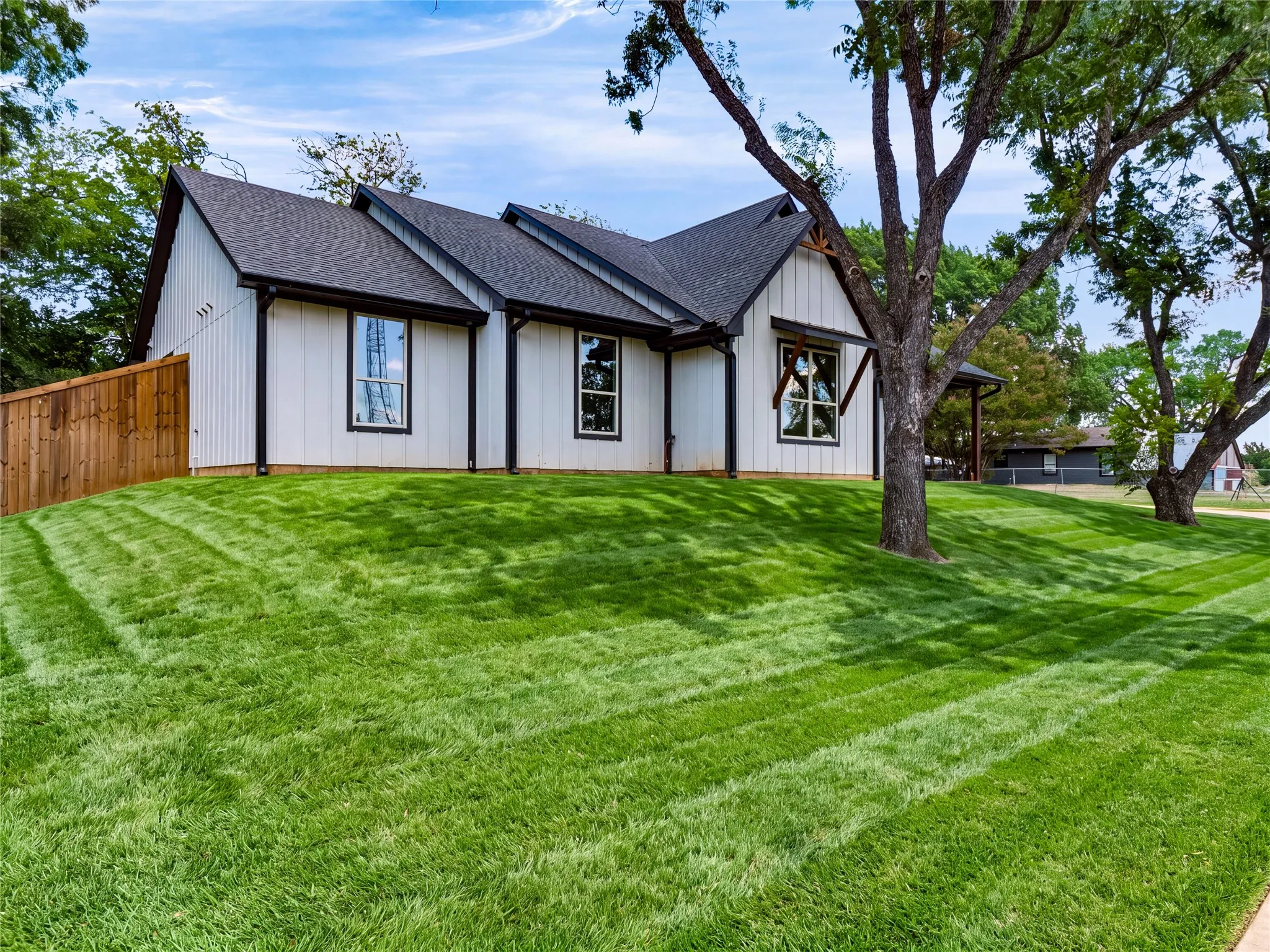 Single Family Residence For Rent in Grayson County , 52 Graves Circle, Pottsboro, Texas 75076, 4 Bedroom, 3 Bathroom, 2 Garage spaces, 2,078 Sqft, built in 2026, mls#21372532, Real Estate Agent in Pottsboro, Homes For Rent in Grayson county, Homes For Rent in Pottsboro, Realtor in Pottsboro Texas, Real Estate Brokerage Independent Realty Texas, Luminita Cordes Realtor