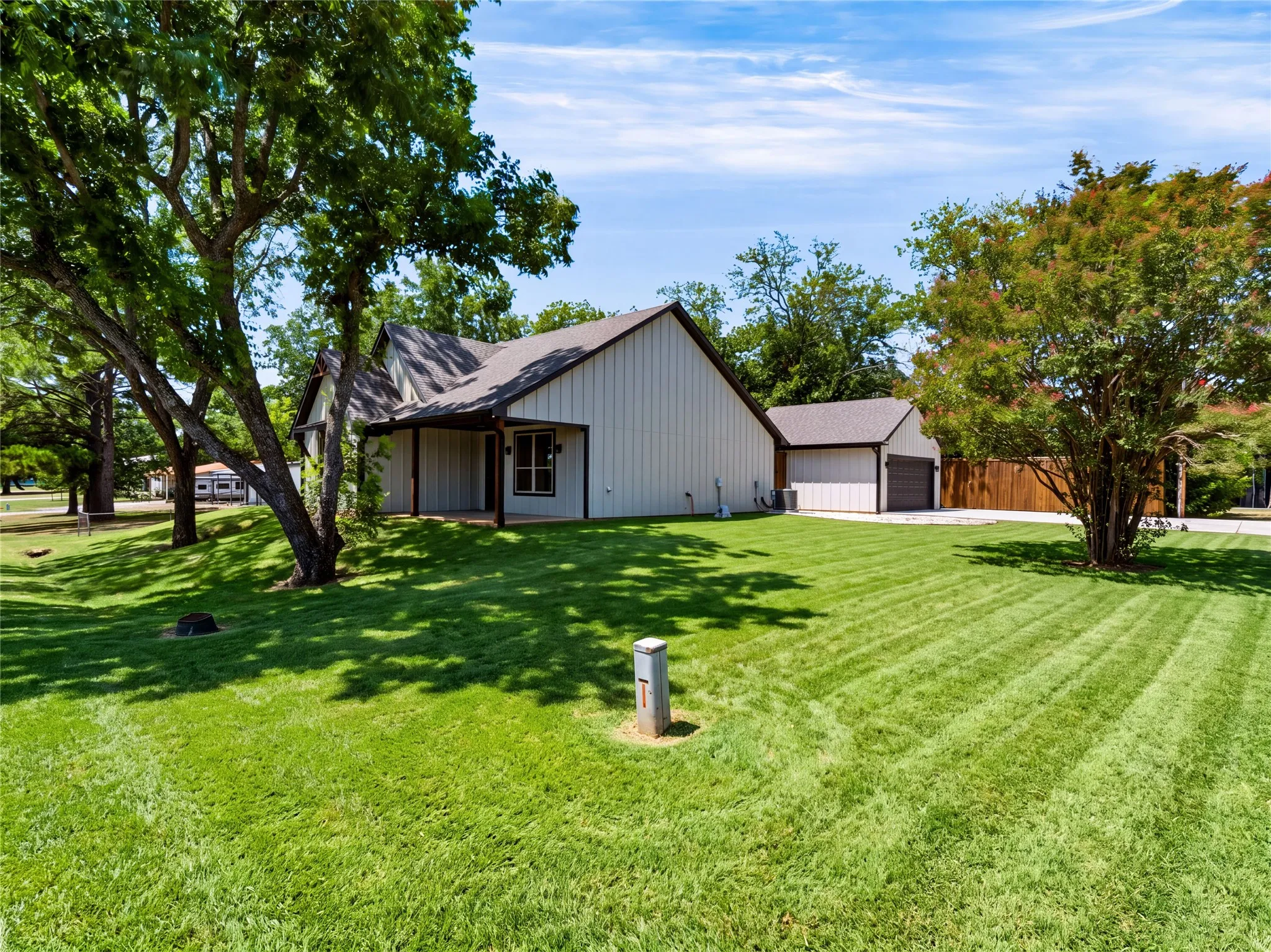 Single Family Residence For Rent in Grayson County , 52 Graves Circle, Pottsboro, Texas 75076, 4 Bedroom, 3 Bathroom, 2 Garage spaces, 2,078 Sqft, built in 2026, mls#21372532, Real Estate Agent in Pottsboro, Homes For Rent in Grayson county, Homes For Rent in Pottsboro, Realtor in Pottsboro Texas, Real Estate Brokerage Independent Realty Texas, Luminita Cordes Realtor
