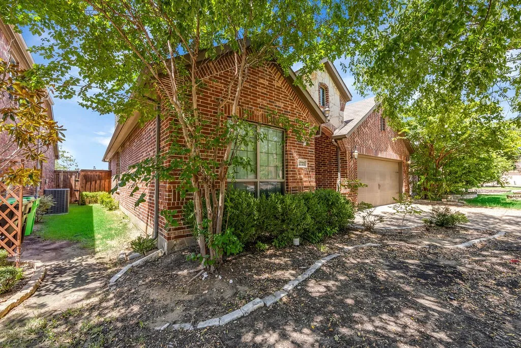 Single Family Residence For Rent in Denton County , 1721 Medina Lane, Prosper, Texas 75078, 4 Bedroom, 2 Bathroom, 2 Garage spaces, 2,185 Sqft, built in 2012, mls#21372779, Real Estate Agent in Prosper, Homes For Rent in Denton county, Homes For Rent in Prosper, Realtor in Prosper Texas, Real Estate Brokerage Independent Realty Texas, Luminita Cordes Realtor