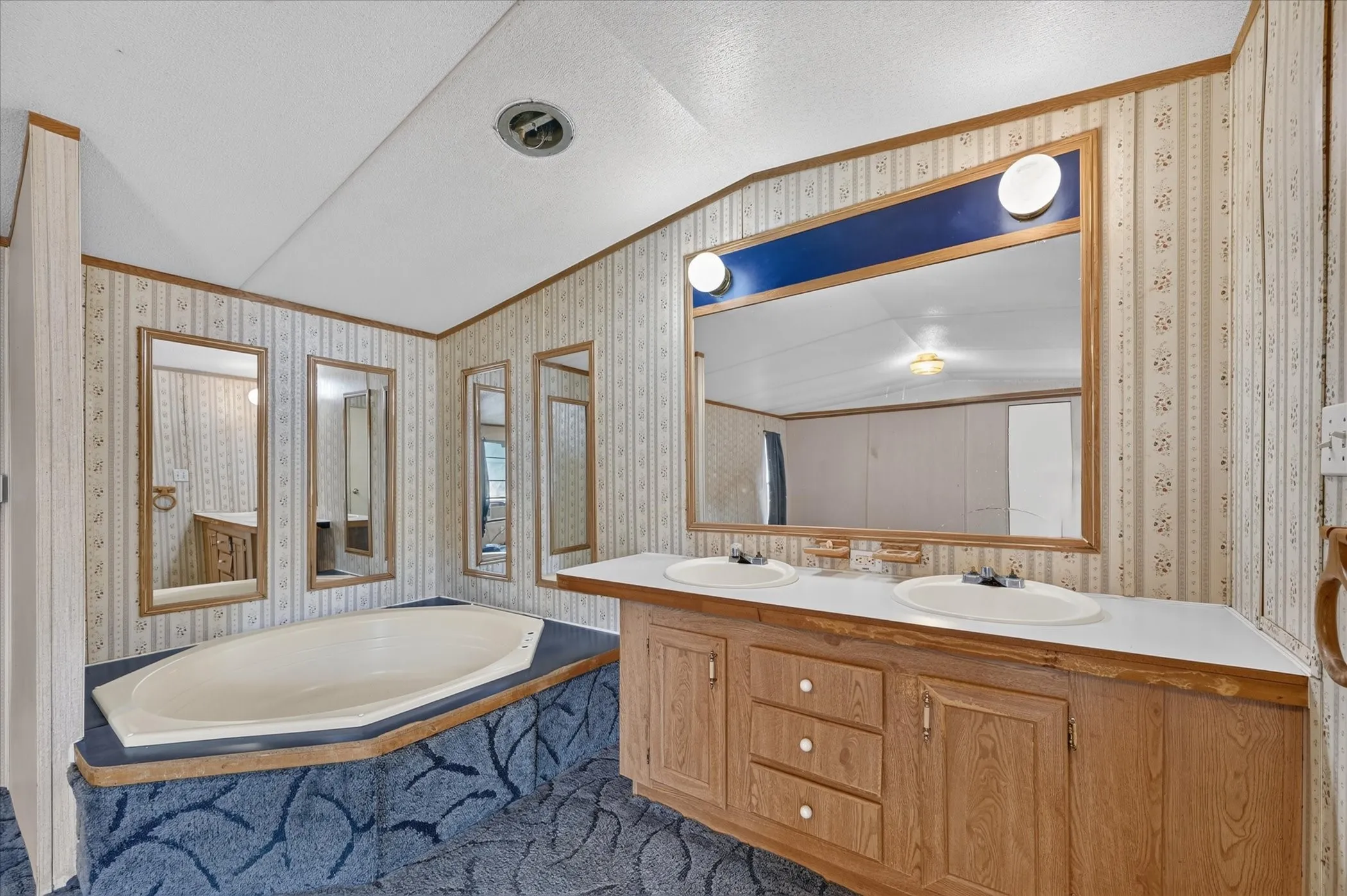 Mobile Home For Sale in Collin County , 7558 Sterling Drive, Anna, Texas 75409, 3 Bedroom, 2 Bathroom, Garage spaces, 1,190 Sqft, built in 1996, mls#21369847, Real Estate Agent in Anna, Homes For Sale in Collin county, Homes For Sale in Anna, Realtor in Anna Texas, Real Estate Brokerage Independent Realty Texas, Luminita Cordes Realtor