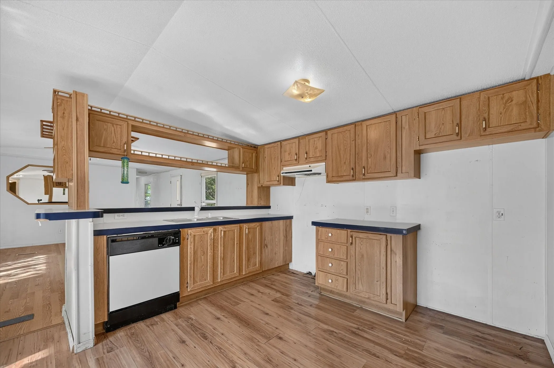 Mobile Home For Sale in Collin County , 7558 Sterling Drive, Anna, Texas 75409, 3 Bedroom, 2 Bathroom, Garage spaces, 1,190 Sqft, built in 1996, mls#21369847, Real Estate Agent in Anna, Homes For Sale in Collin county, Homes For Sale in Anna, Realtor in Anna Texas, Real Estate Brokerage Independent Realty Texas, Luminita Cordes Realtor