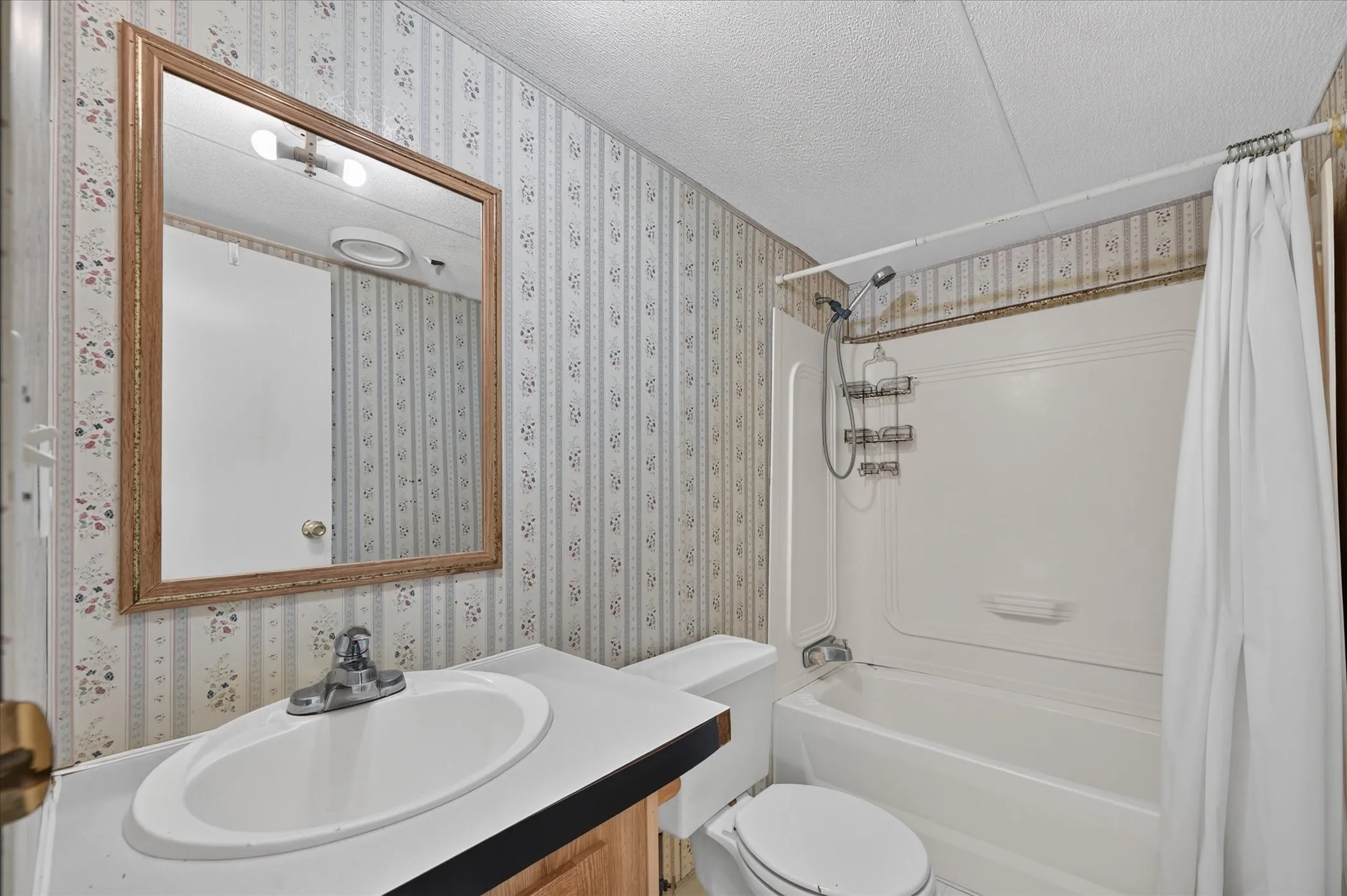 Mobile Home For Sale in Collin County , 7558 Sterling Drive, Anna, Texas 75409, 3 Bedroom, 2 Bathroom, Garage spaces, 1,190 Sqft, built in 1996, mls#21369847, Real Estate Agent in Anna, Homes For Sale in Collin county, Homes For Sale in Anna, Realtor in Anna Texas, Real Estate Brokerage Independent Realty Texas, Luminita Cordes Realtor