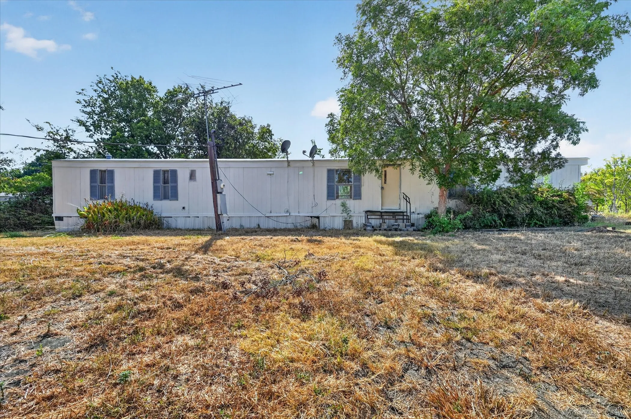 Mobile Home For Sale in Collin County , 7558 Sterling Drive, Anna, Texas 75409, 3 Bedroom, 2 Bathroom, Garage spaces, 1,190 Sqft, built in 1996, mls#21369847, Real Estate Agent in Anna, Homes For Sale in Collin county, Homes For Sale in Anna, Realtor in Anna Texas, Real Estate Brokerage Independent Realty Texas, Luminita Cordes Realtor