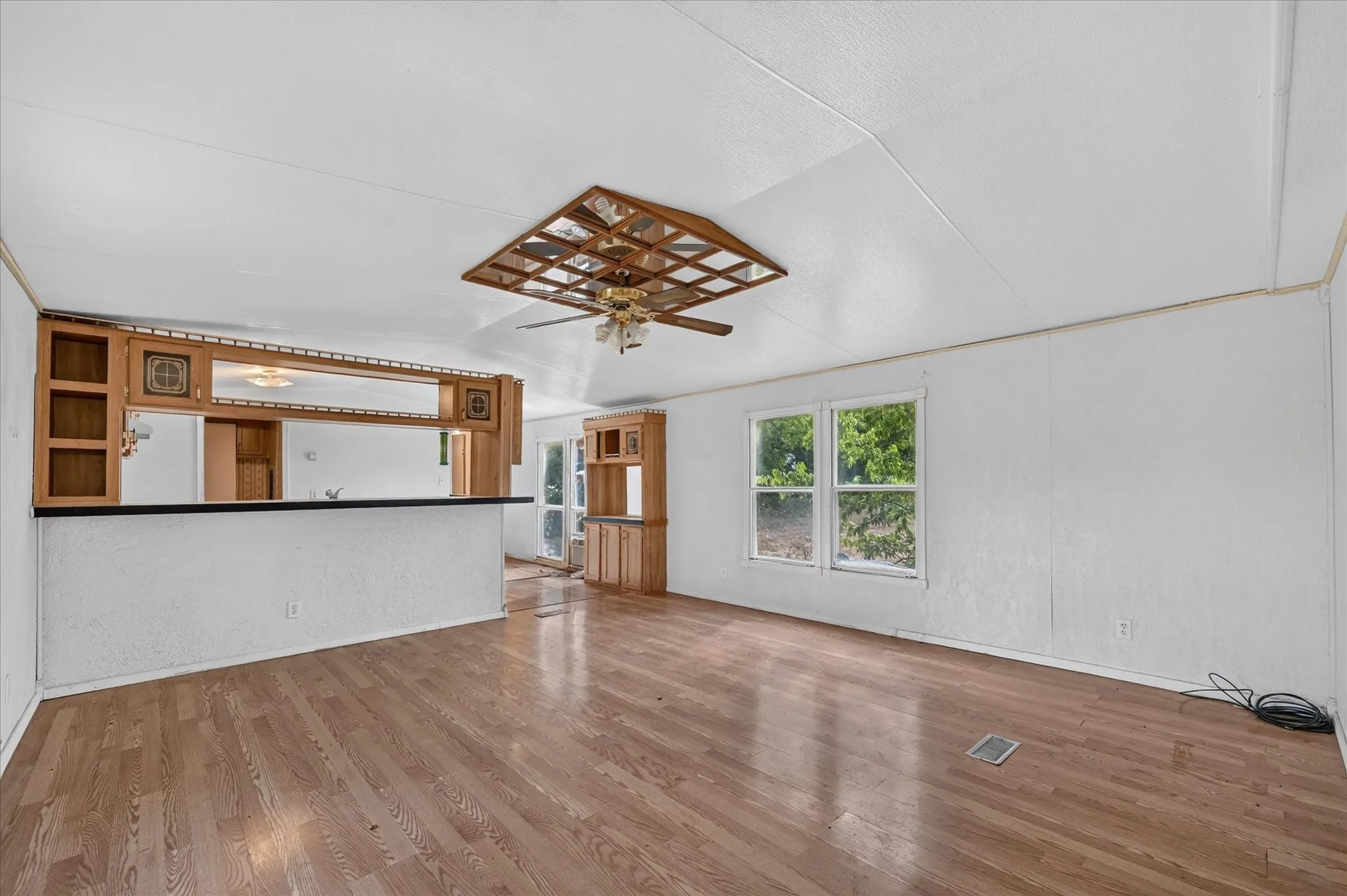 Mobile Home For Sale in Collin County , 7558 Sterling Drive, Anna, Texas 75409, 3 Bedroom, 2 Bathroom, Garage spaces, 1,190 Sqft, built in 1996, mls#21369847, Real Estate Agent in Anna, Homes For Sale in Collin county, Homes For Sale in Anna, Realtor in Anna Texas, Real Estate Brokerage Independent Realty Texas, Luminita Cordes Realtor