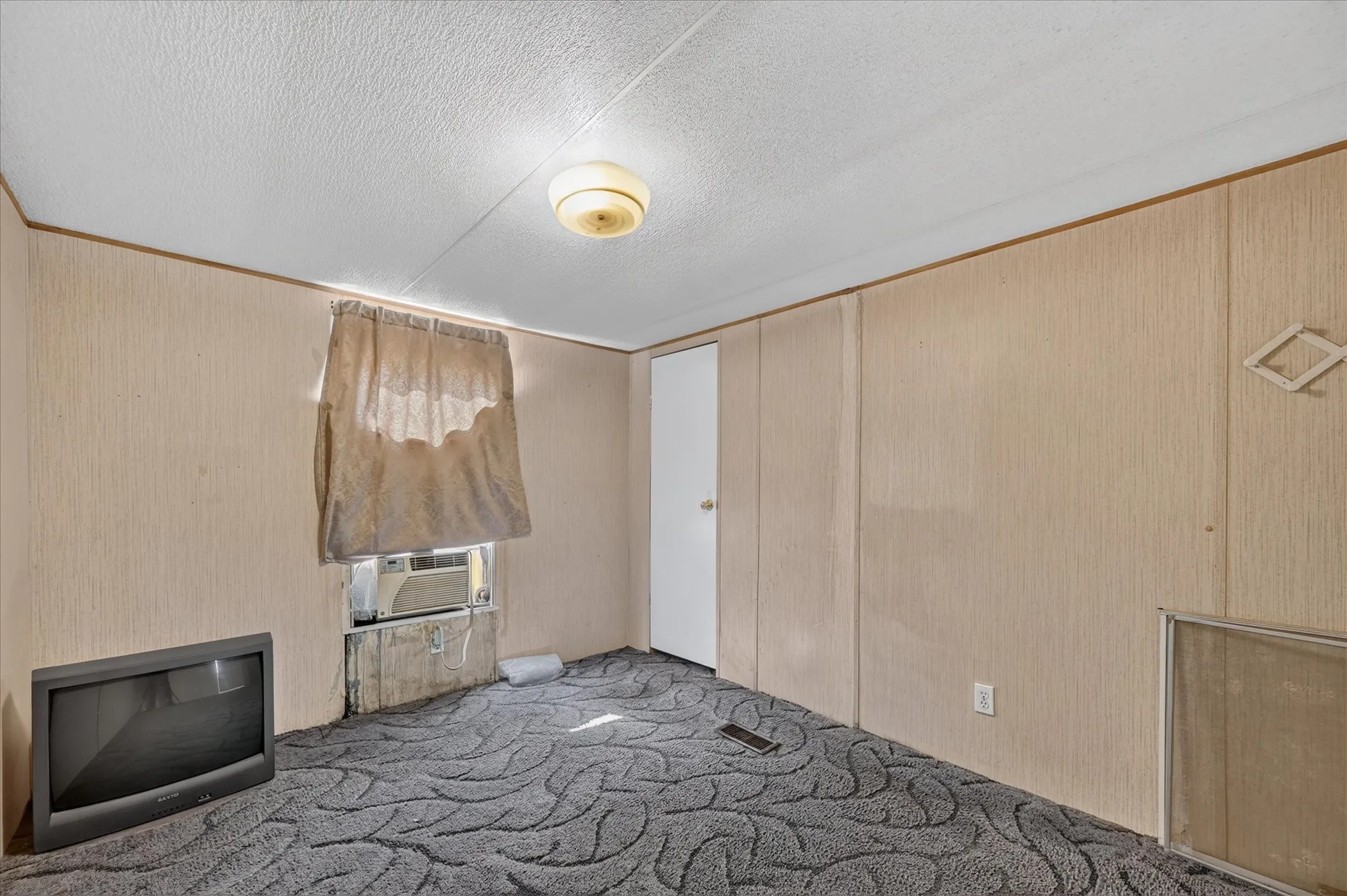 Mobile Home For Sale in Collin County , 7558 Sterling Drive, Anna, Texas 75409, 3 Bedroom, 2 Bathroom, Garage spaces, 1,190 Sqft, built in 1996, mls#21369847, Real Estate Agent in Anna, Homes For Sale in Collin county, Homes For Sale in Anna, Realtor in Anna Texas, Real Estate Brokerage Independent Realty Texas, Luminita Cordes Realtor