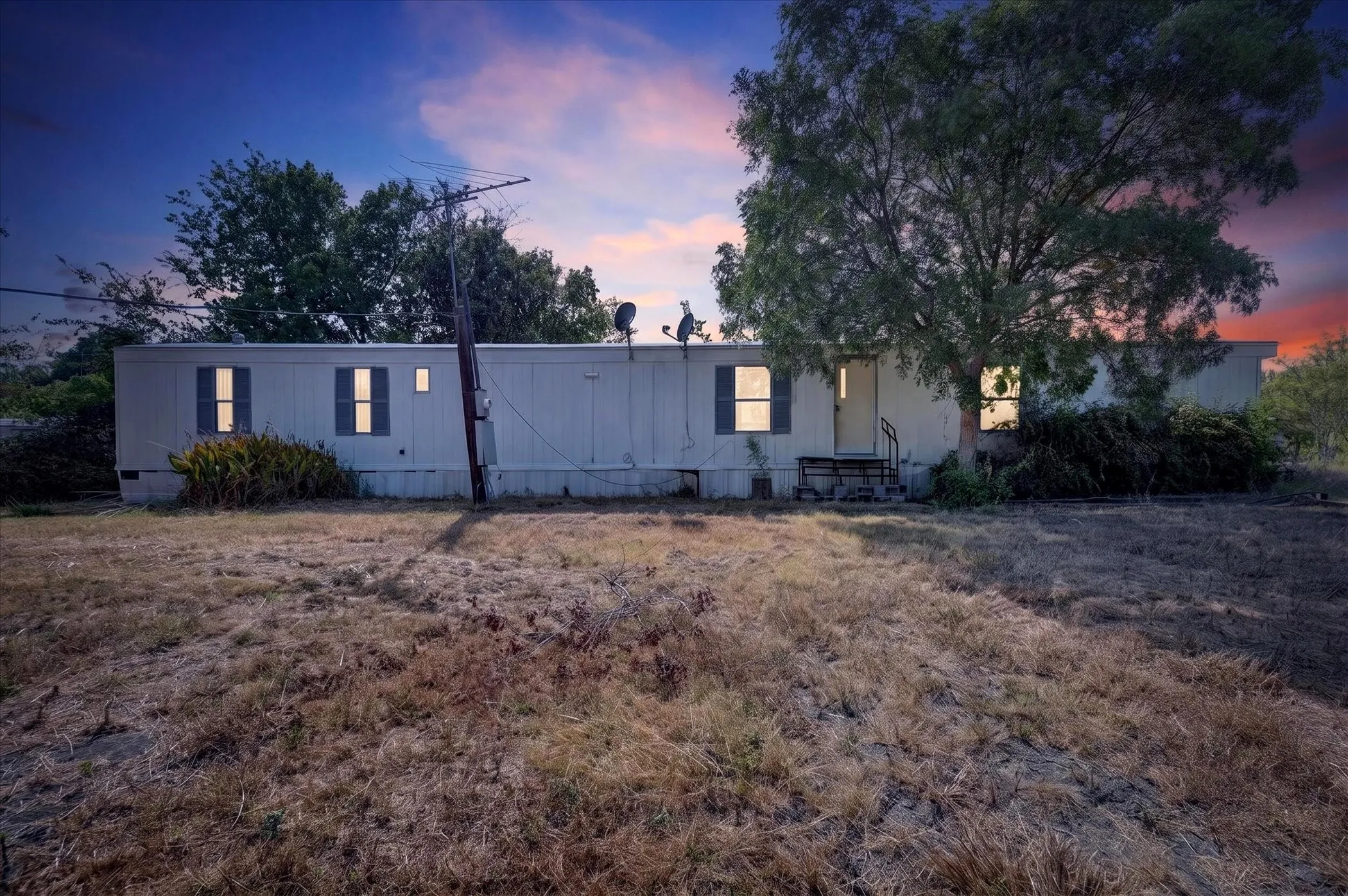 Mobile Home For Sale in Collin County , 7558 Sterling Drive, Anna, Texas 75409, 3 Bedroom, 2 Bathroom, Garage spaces, 1,190 Sqft, built in 1996, mls#21369847, Real Estate Agent in Anna, Homes For Sale in Collin county, Homes For Sale in Anna, Realtor in Anna Texas, Real Estate Brokerage Independent Realty Texas, Luminita Cordes Realtor