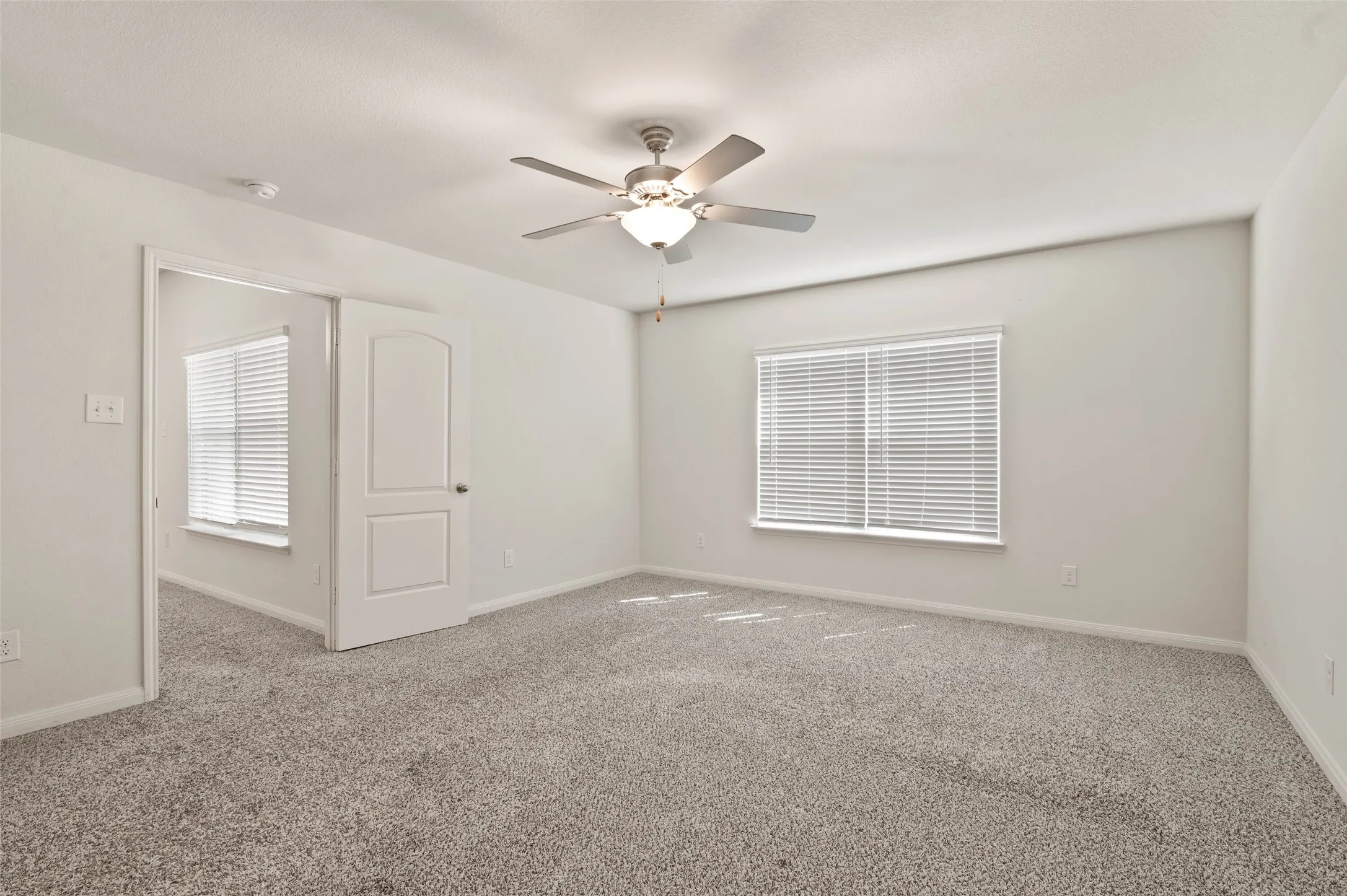 Single Family Residence For Sale in Denton County , 175 Aster Drive, Sanger, Texas 76266, 4 Bedroom, 2 Bathroom, 2 Garage spaces, 2,009 Sqft, built in 2020, mls#21372787, Real Estate Agent in Sanger, Homes For Sale in Denton county, Homes For Sale in Sanger, Realtor in Sanger Texas, Real Estate Brokerage Independent Realty Texas, Luminita Cordes Realtor