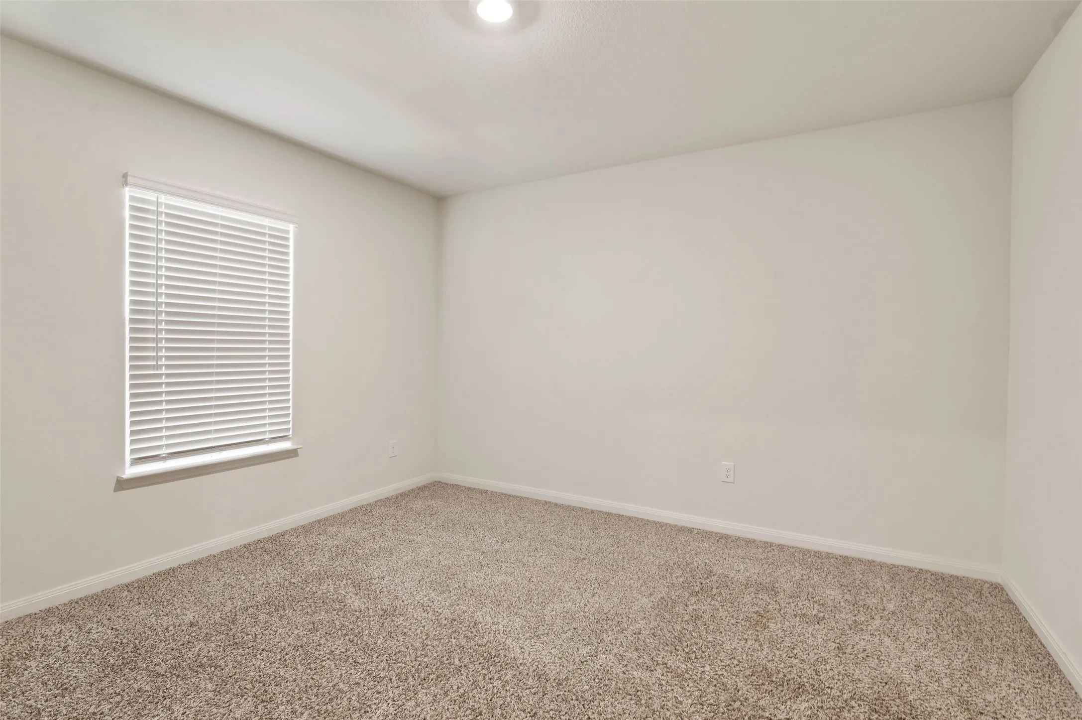 Single Family Residence For Sale in Denton County , 175 Aster Drive, Sanger, Texas 76266, 4 Bedroom, 2 Bathroom, 2 Garage spaces, 2,009 Sqft, built in 2020, mls#21372787, Real Estate Agent in Sanger, Homes For Sale in Denton county, Homes For Sale in Sanger, Realtor in Sanger Texas, Real Estate Brokerage Independent Realty Texas, Luminita Cordes Realtor