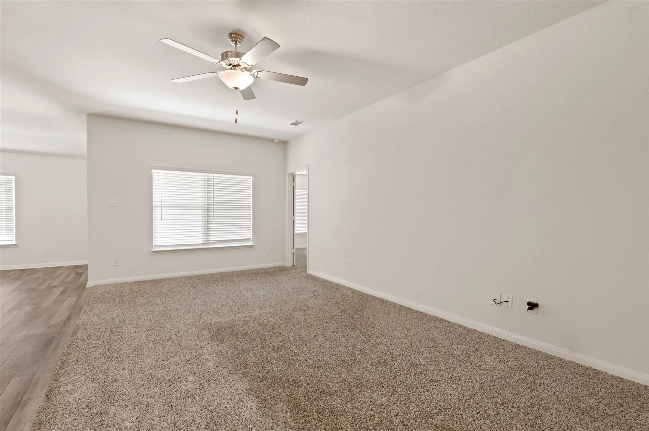 Single Family Residence For Sale in Denton County , 175 Aster Drive, Sanger, Texas 76266, 4 Bedroom, 2 Bathroom, 2 Garage spaces, 2,009 Sqft, built in 2020, mls#21372787, Real Estate Agent in Sanger, Homes For Sale in Denton county, Homes For Sale in Sanger, Realtor in Sanger Texas, Real Estate Brokerage Independent Realty Texas, Luminita Cordes Realtor