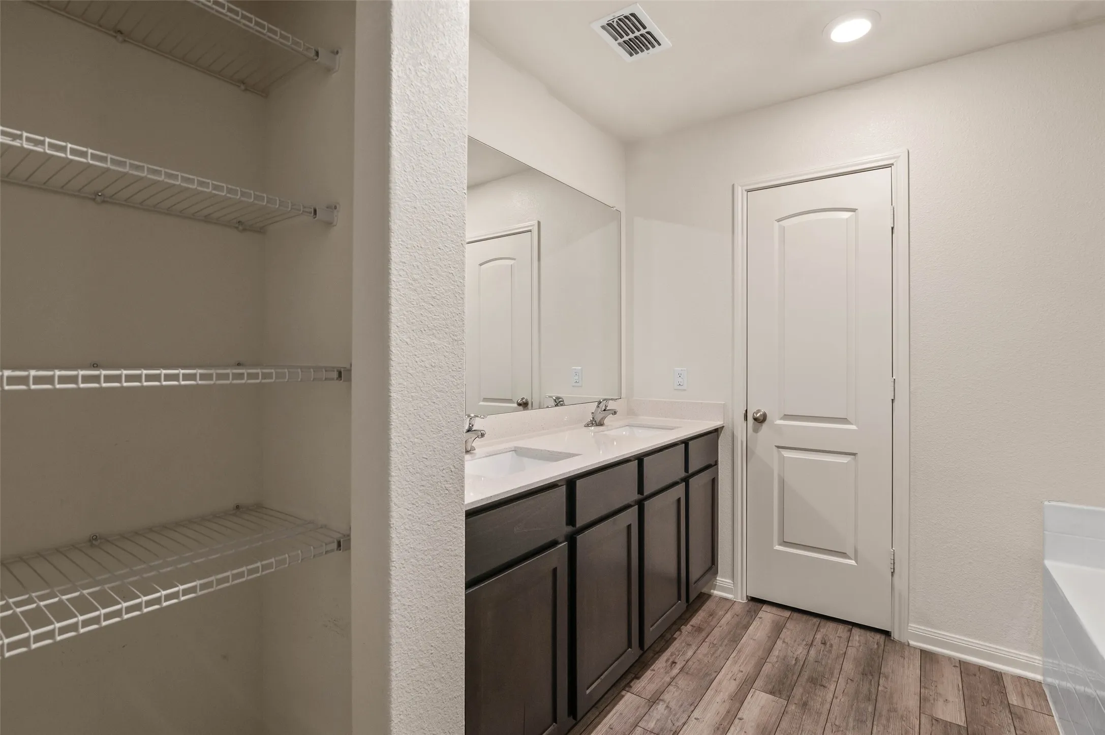 Single Family Residence For Sale in Denton County , 175 Aster Drive, Sanger, Texas 76266, 4 Bedroom, 2 Bathroom, 2 Garage spaces, 2,009 Sqft, built in 2020, mls#21372787, Real Estate Agent in Sanger, Homes For Sale in Denton county, Homes For Sale in Sanger, Realtor in Sanger Texas, Real Estate Brokerage Independent Realty Texas, Luminita Cordes Realtor