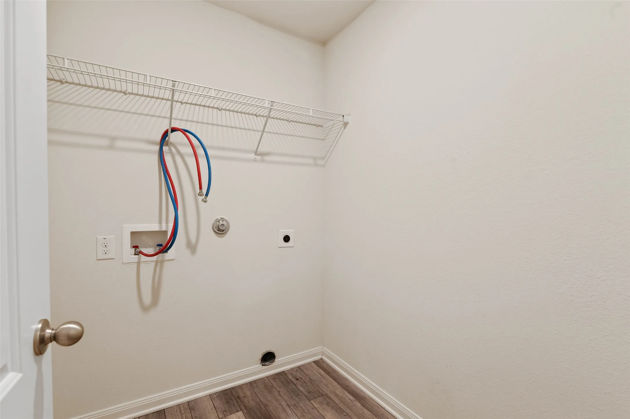Single Family Residence For Sale in Denton County , 175 Aster Drive, Sanger, Texas 76266, 4 Bedroom, 2 Bathroom, 2 Garage spaces, 2,009 Sqft, built in 2020, mls#21372787, Real Estate Agent in Sanger, Homes For Sale in Denton county, Homes For Sale in Sanger, Realtor in Sanger Texas, Real Estate Brokerage Independent Realty Texas, Luminita Cordes Realtor