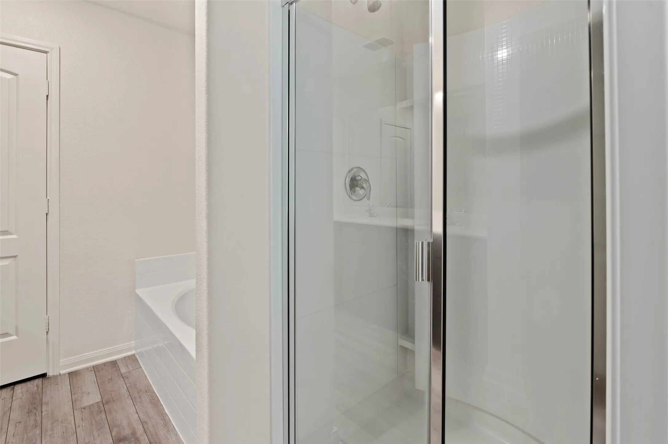 Single Family Residence For Sale in Denton County , 175 Aster Drive, Sanger, Texas 76266, 4 Bedroom, 2 Bathroom, 2 Garage spaces, 2,009 Sqft, built in 2020, mls#21372787, Real Estate Agent in Sanger, Homes For Sale in Denton county, Homes For Sale in Sanger, Realtor in Sanger Texas, Real Estate Brokerage Independent Realty Texas, Luminita Cordes Realtor
