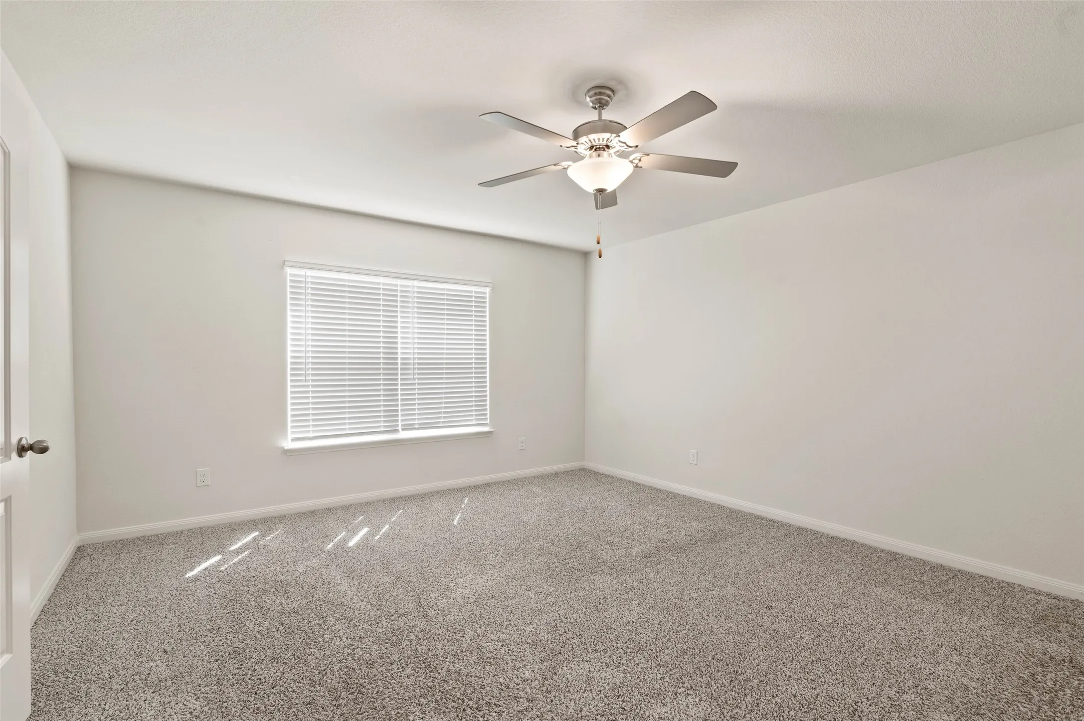 Single Family Residence For Sale in Denton County , 175 Aster Drive, Sanger, Texas 76266, 4 Bedroom, 2 Bathroom, 2 Garage spaces, 2,009 Sqft, built in 2020, mls#21372787, Real Estate Agent in Sanger, Homes For Sale in Denton county, Homes For Sale in Sanger, Realtor in Sanger Texas, Real Estate Brokerage Independent Realty Texas, Luminita Cordes Realtor