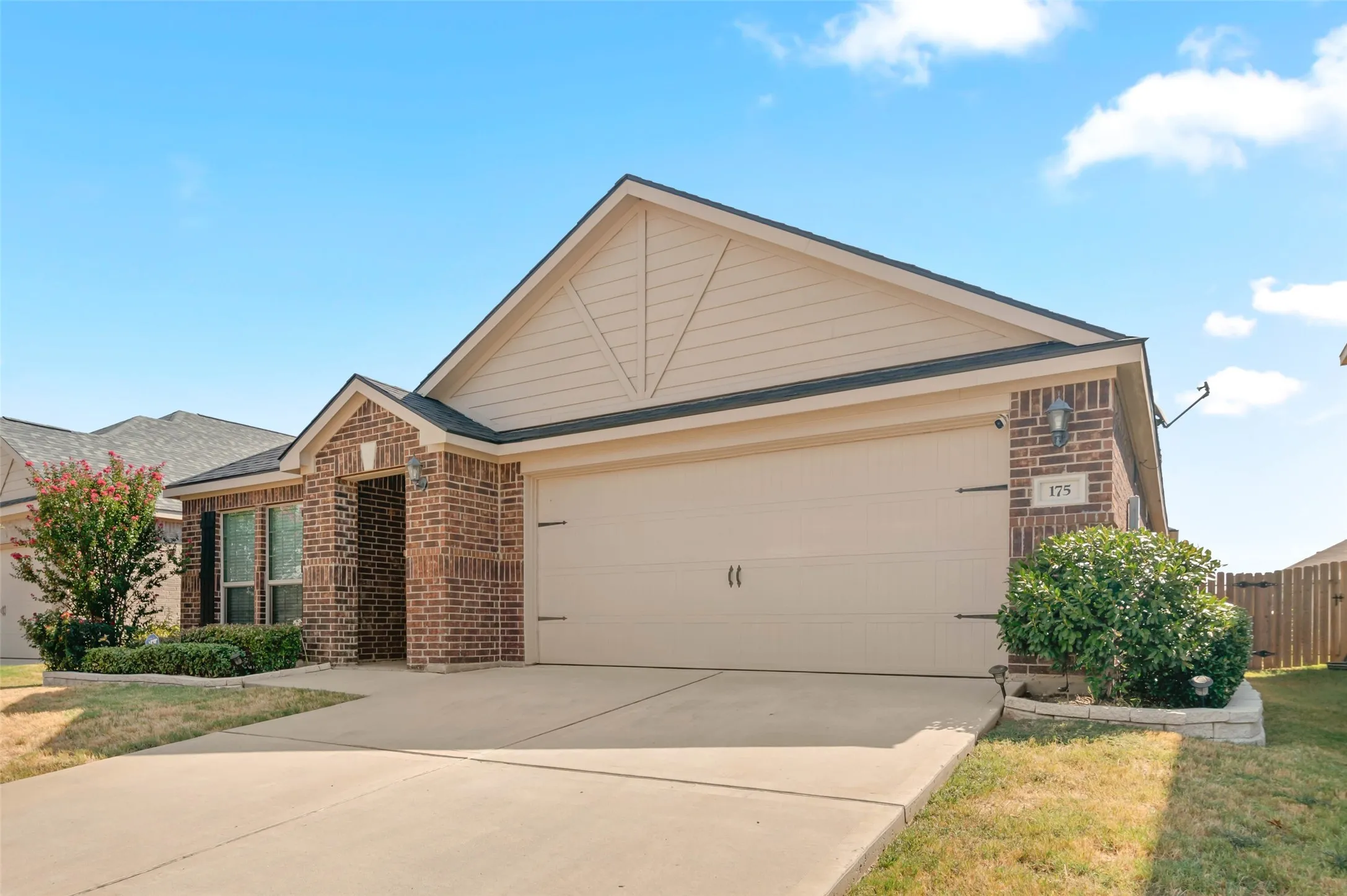 Single Family Residence For Sale in Denton County , 175 Aster Drive, Sanger, Texas 76266, 4 Bedroom, 2 Bathroom, 2 Garage spaces, 2,009 Sqft, built in 2020, mls#21372787, Real Estate Agent in Sanger, Homes For Sale in Denton county, Homes For Sale in Sanger, Realtor in Sanger Texas, Real Estate Brokerage Independent Realty Texas, Luminita Cordes Realtor