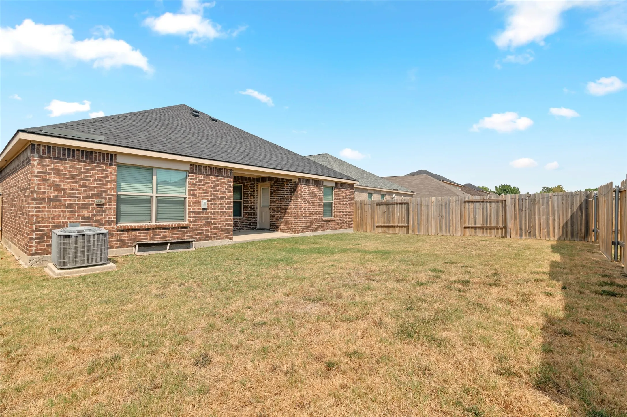 Single Family Residence For Sale in Denton County , 175 Aster Drive, Sanger, Texas 76266, 4 Bedroom, 2 Bathroom, 2 Garage spaces, 2,009 Sqft, built in 2020, mls#21372787, Real Estate Agent in Sanger, Homes For Sale in Denton county, Homes For Sale in Sanger, Realtor in Sanger Texas, Real Estate Brokerage Independent Realty Texas, Luminita Cordes Realtor