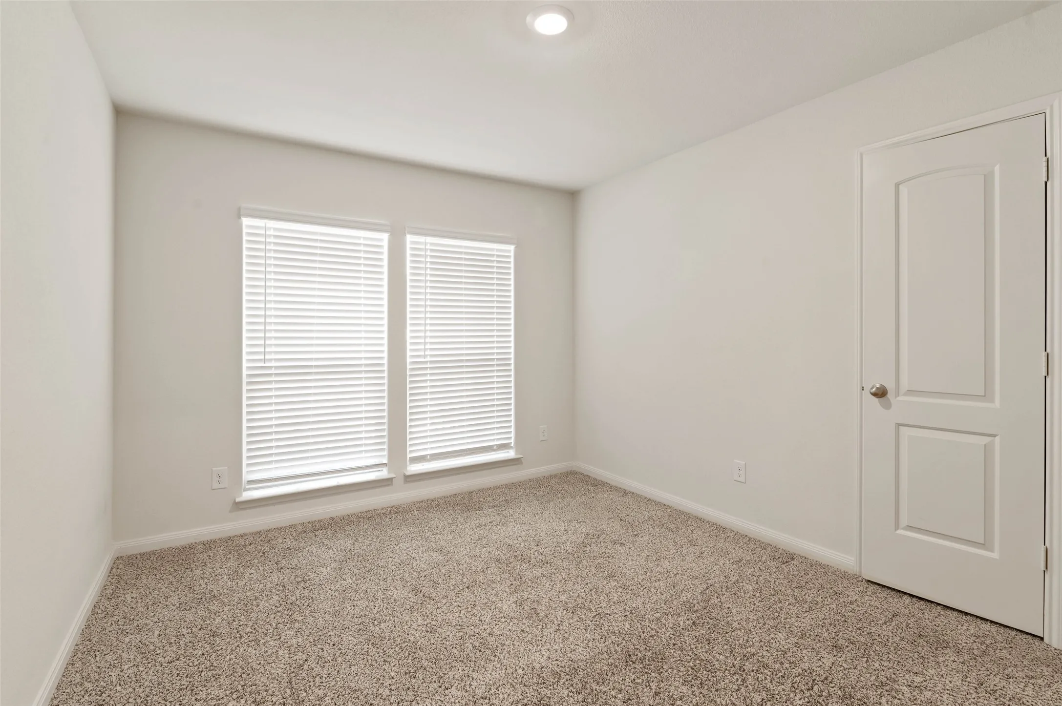 Single Family Residence For Sale in Denton County , 175 Aster Drive, Sanger, Texas 76266, 4 Bedroom, 2 Bathroom, 2 Garage spaces, 2,009 Sqft, built in 2020, mls#21372787, Real Estate Agent in Sanger, Homes For Sale in Denton county, Homes For Sale in Sanger, Realtor in Sanger Texas, Real Estate Brokerage Independent Realty Texas, Luminita Cordes Realtor
