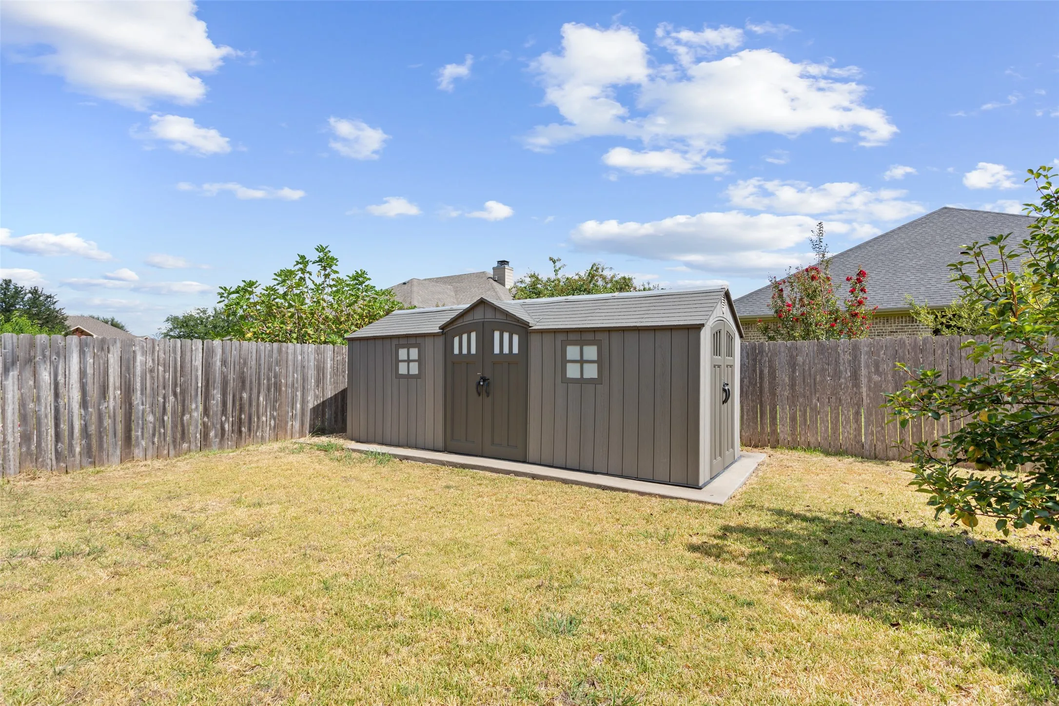 Single Family Residence For Sale in Mc Lennan County , 104 Claudette, Hewitt, Texas 76643, 4 Bedroom, 3 Bathroom, 2 Garage spaces, 2,182 Sqft, built in 2013, mls#21372616, Real Estate Agent in Hewitt, Homes For Sale in Mc Lennan county, Homes For Sale in Hewitt, Realtor in Hewitt Texas, Real Estate Brokerage Independent Realty Texas, Luminita Cordes Realtor