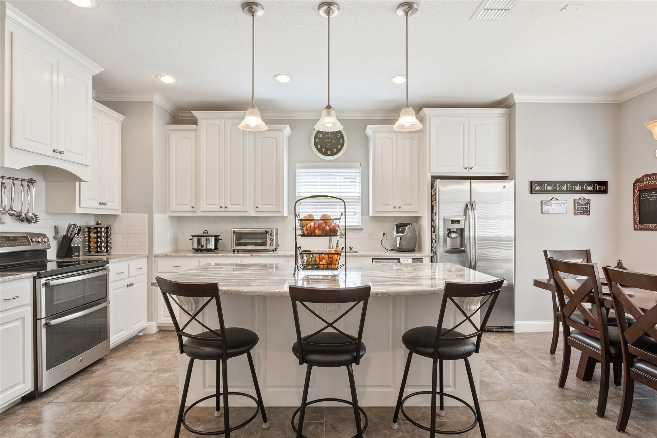 Single Family Residence For Sale in Mc Lennan County , 104 Claudette, Hewitt, Texas 76643, 4 Bedroom, 3 Bathroom, 2 Garage spaces, 2,182 Sqft, built in 2013, mls#21372616, Real Estate Agent in Hewitt, Homes For Sale in Mc Lennan county, Homes For Sale in Hewitt, Realtor in Hewitt Texas, Real Estate Brokerage Independent Realty Texas, Luminita Cordes Realtor