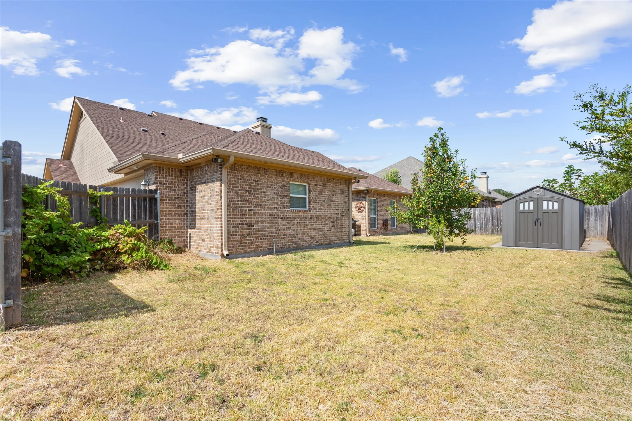 Single Family Residence For Sale in Mc Lennan County , 104 Claudette, Hewitt, Texas 76643, 4 Bedroom, 3 Bathroom, 2 Garage spaces, 2,182 Sqft, built in 2013, mls#21372616, Real Estate Agent in Hewitt, Homes For Sale in Mc Lennan county, Homes For Sale in Hewitt, Realtor in Hewitt Texas, Real Estate Brokerage Independent Realty Texas, Luminita Cordes Realtor
