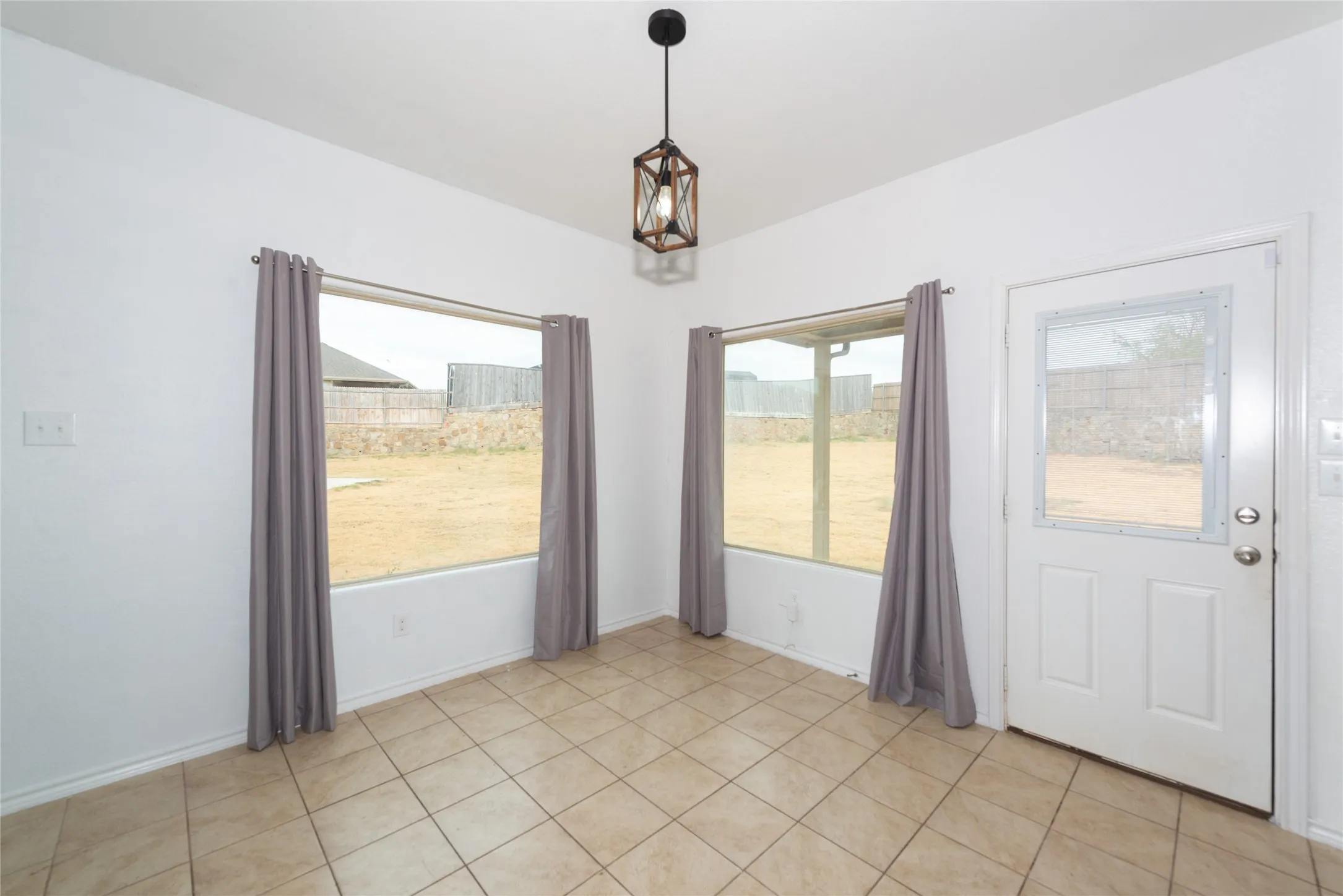 Single Family Residence For Sale in Denton County , 324 Fairgrounds Lane, Ponder, Texas 76259, 4 Bedroom, 3 Bathroom, 2 Garage spaces, 2,450 Sqft, built in 2017, mls#21372792, Real Estate Agent in Ponder, Homes For Sale in Denton county, Homes For Sale in Ponder, Realtor in Ponder Texas, Real Estate Brokerage Independent Realty Texas, Luminita Cordes Realtor