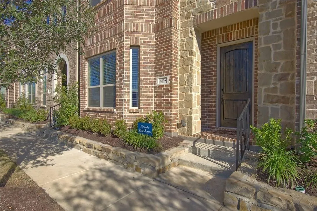 Townhouse For Rent in Denton County , 4108 Riverside Drive, Flower Mound, Texas 75028, 3 Bedroom, 3 Bathroom, 2 Garage spaces, 2,095 Sqft, built in 2017, mls#21372789, Real Estate Agent in Flower Mound, Homes For Rent in Denton county, Homes For Rent in Flower Mound, Realtor in Flower Mound Texas, Real Estate Brokerage Independent Realty Texas, Luminita Cordes Realtor