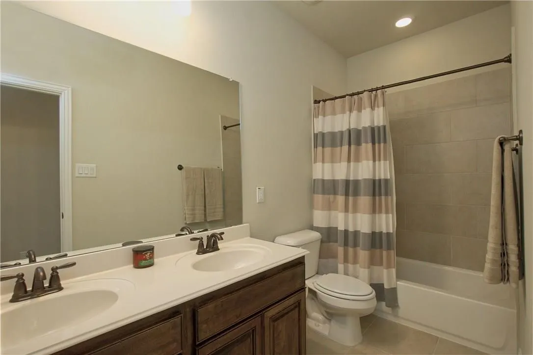 Townhouse For Rent in Denton County , 4108 Riverside Drive, Flower Mound, Texas 75028, 3 Bedroom, 3 Bathroom, 2 Garage spaces, 2,095 Sqft, built in 2017, mls#21372789, Real Estate Agent in Flower Mound, Homes For Rent in Denton county, Homes For Rent in Flower Mound, Realtor in Flower Mound Texas, Real Estate Brokerage Independent Realty Texas, Luminita Cordes Realtor