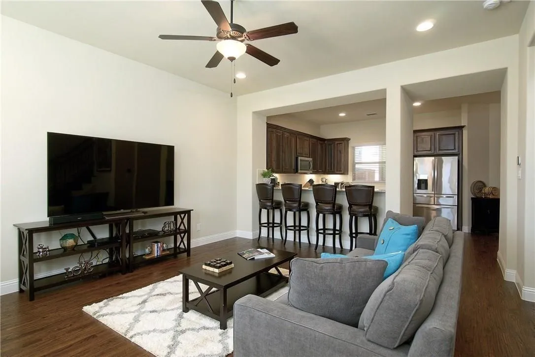 Townhouse For Rent in Denton County , 4108 Riverside Drive, Flower Mound, Texas 75028, 3 Bedroom, 3 Bathroom, 2 Garage spaces, 2,095 Sqft, built in 2017, mls#21372789, Real Estate Agent in Flower Mound, Homes For Rent in Denton county, Homes For Rent in Flower Mound, Realtor in Flower Mound Texas, Real Estate Brokerage Independent Realty Texas, Luminita Cordes Realtor