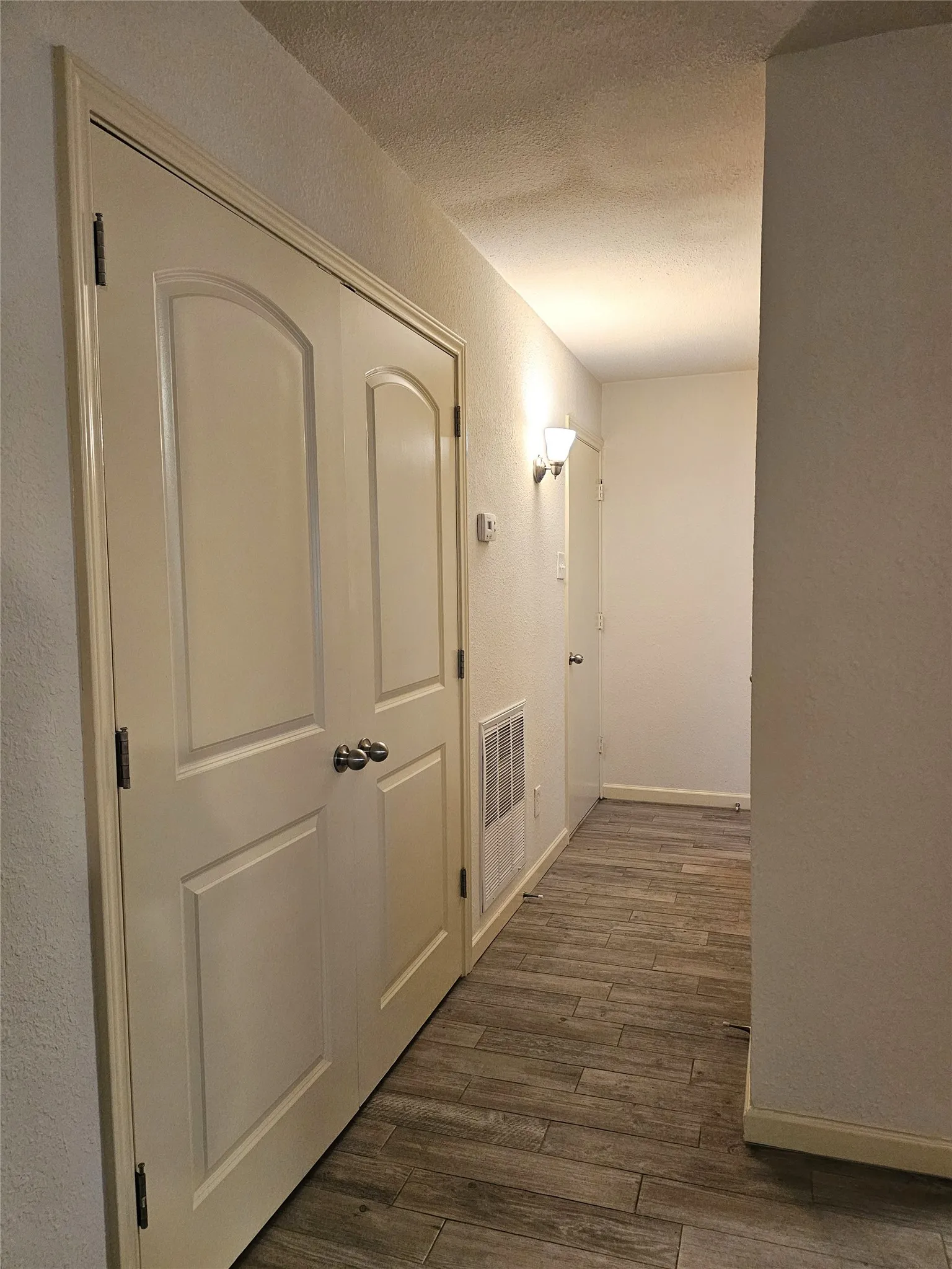 Single Family Residence For Rent in Collin County , 925 Whitehall Drive, Plano, Texas 75023, 3 Bedroom, 2 Bathroom, 2 Garage spaces, 1,440 Sqft, built in 1975, mls#21372784, Real Estate Agent in Plano, Homes For Rent in Collin county, Homes For Rent in Plano, Realtor in Plano Texas, Real Estate Brokerage Independent Realty Texas, Luminita Cordes Realtor