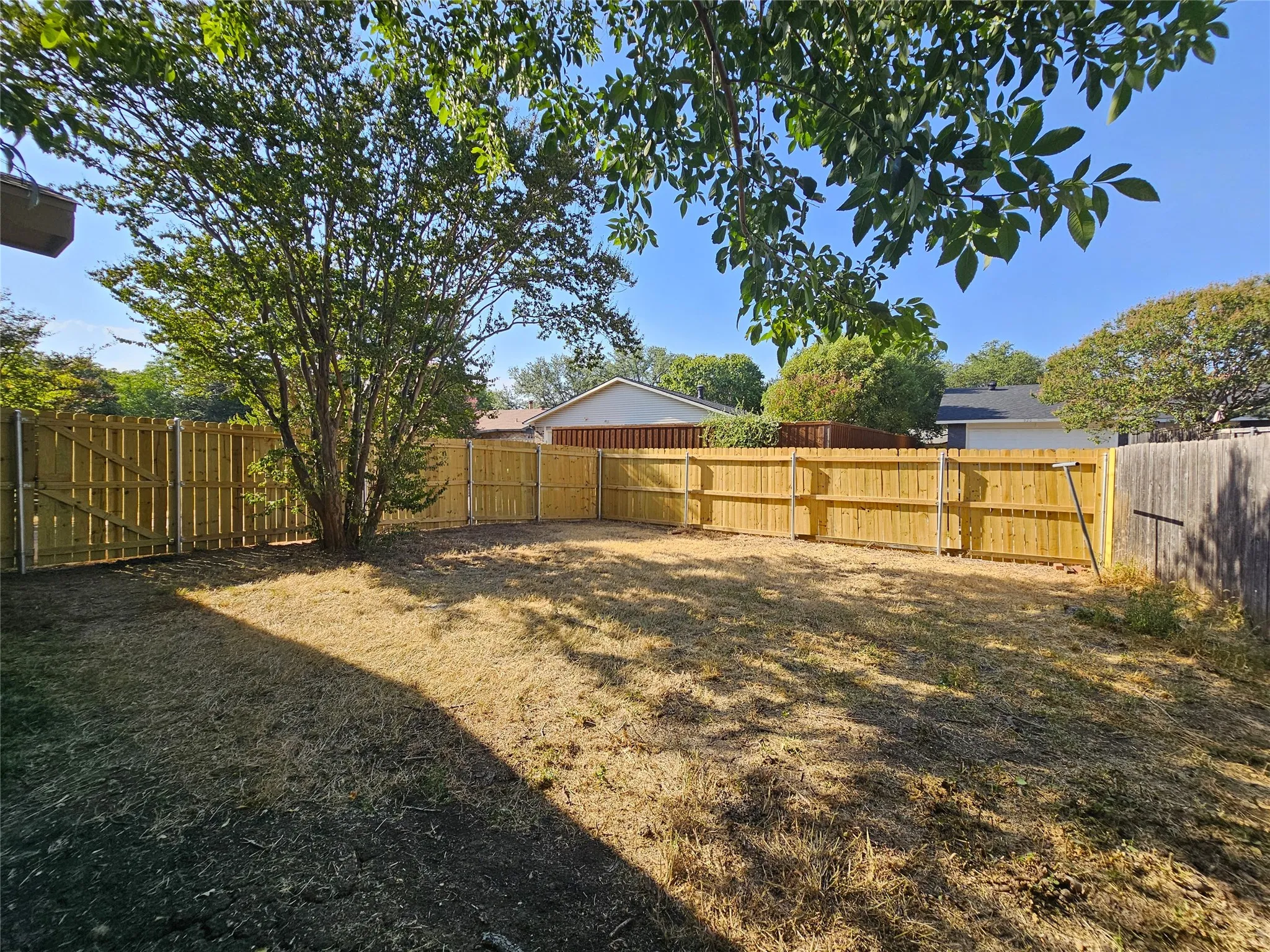 Single Family Residence For Rent in Collin County , 925 Whitehall Drive, Plano, Texas 75023, 3 Bedroom, 2 Bathroom, 2 Garage spaces, 1,440 Sqft, built in 1975, mls#21372784, Real Estate Agent in Plano, Homes For Rent in Collin county, Homes For Rent in Plano, Realtor in Plano Texas, Real Estate Brokerage Independent Realty Texas, Luminita Cordes Realtor